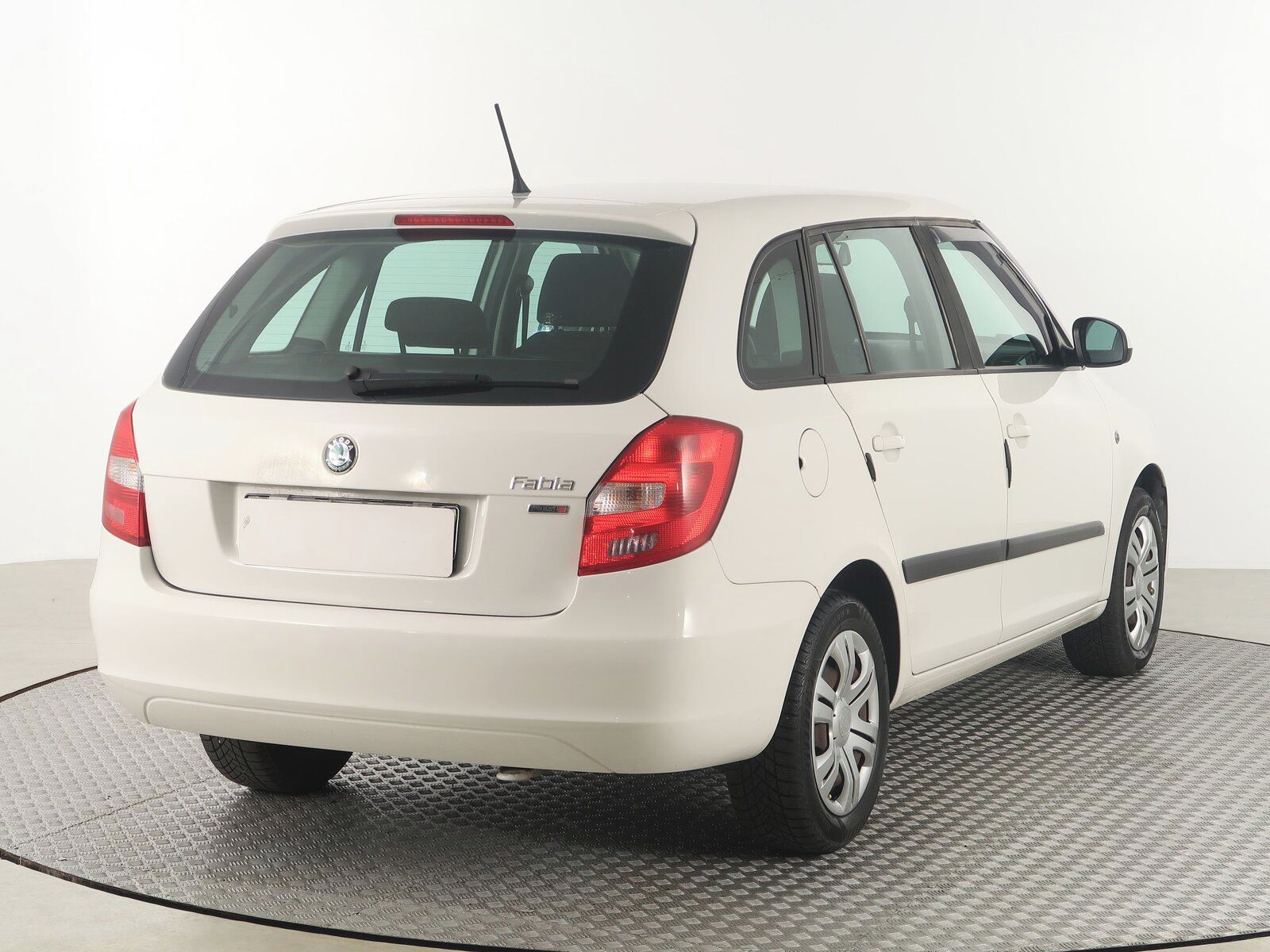 Škoda Fabia, 1.2 TSI, po STK, zamluveno - fotka 5