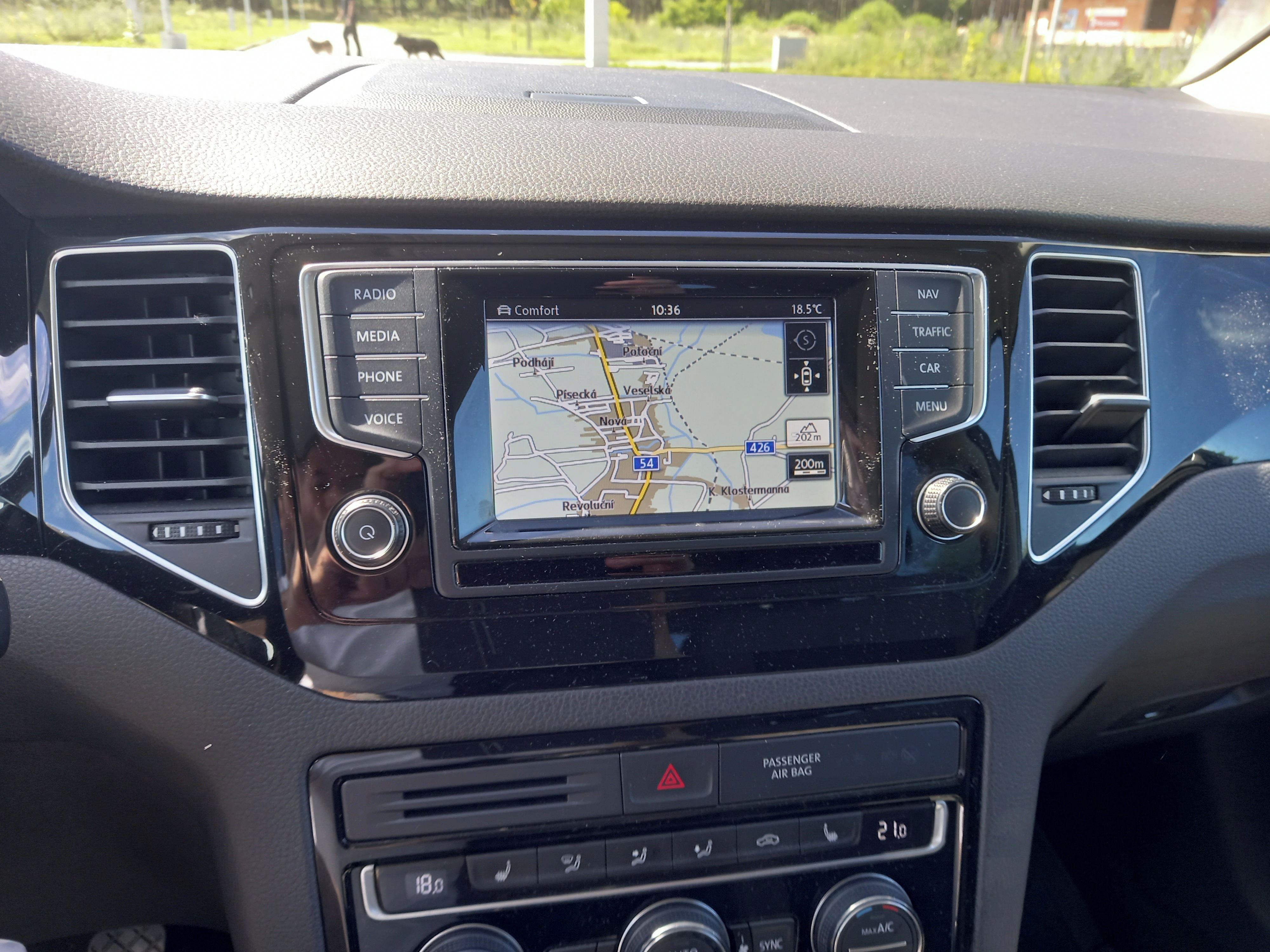 Volkswagen Golf, 2,0TDI-ACC-NAVI-XENON-HIGHLINE - fotka 3