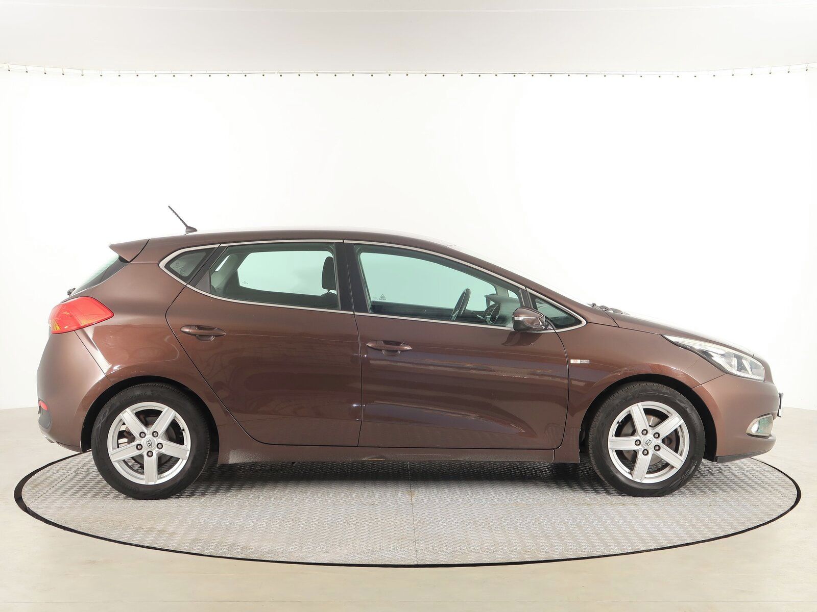 Kia Cee´d, 1.4 CVVT, Serv.kniha - fotka 6