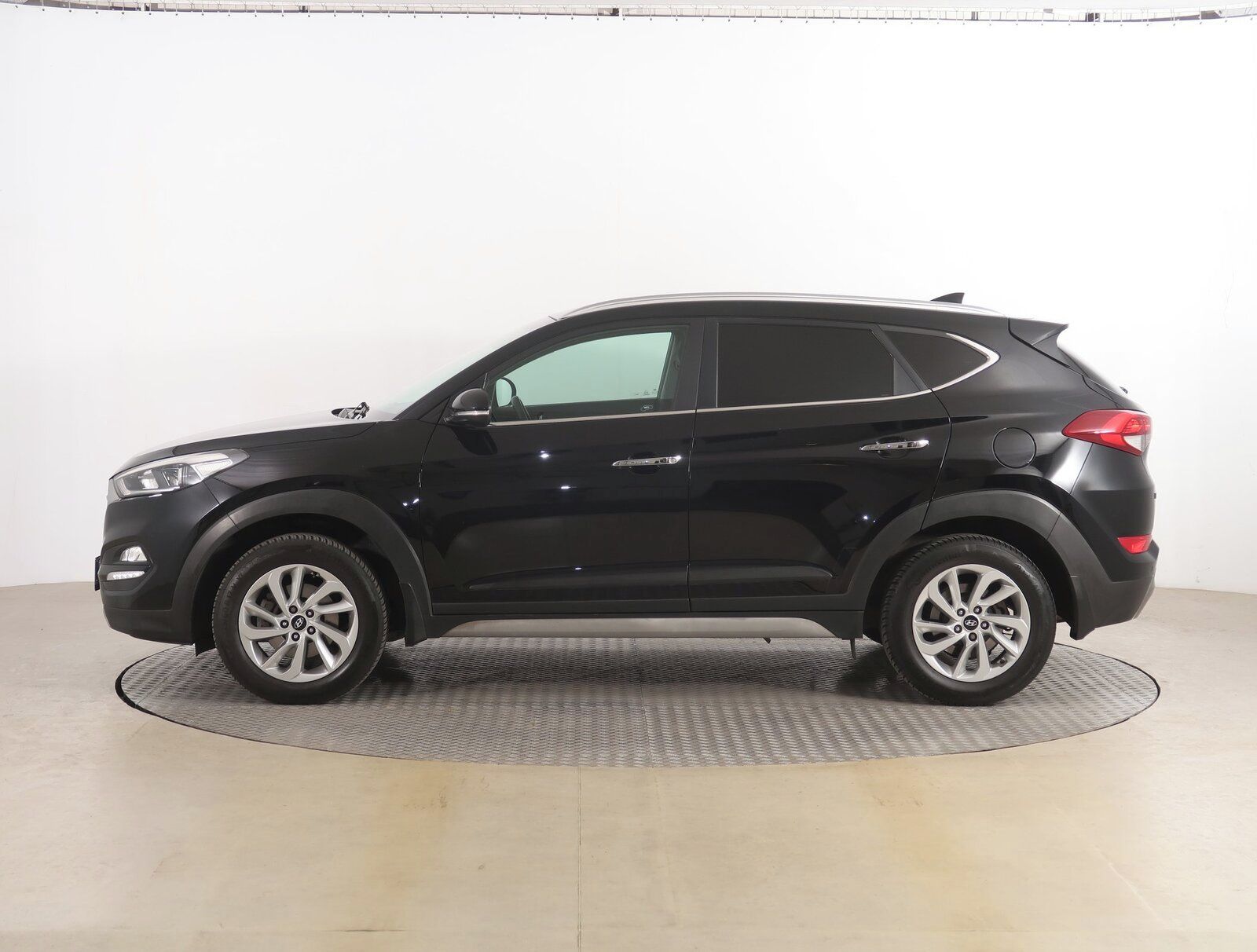 Hyundai Tucson, 1.6 T-GDI, 4X4, Serv.kniha - fotka 3