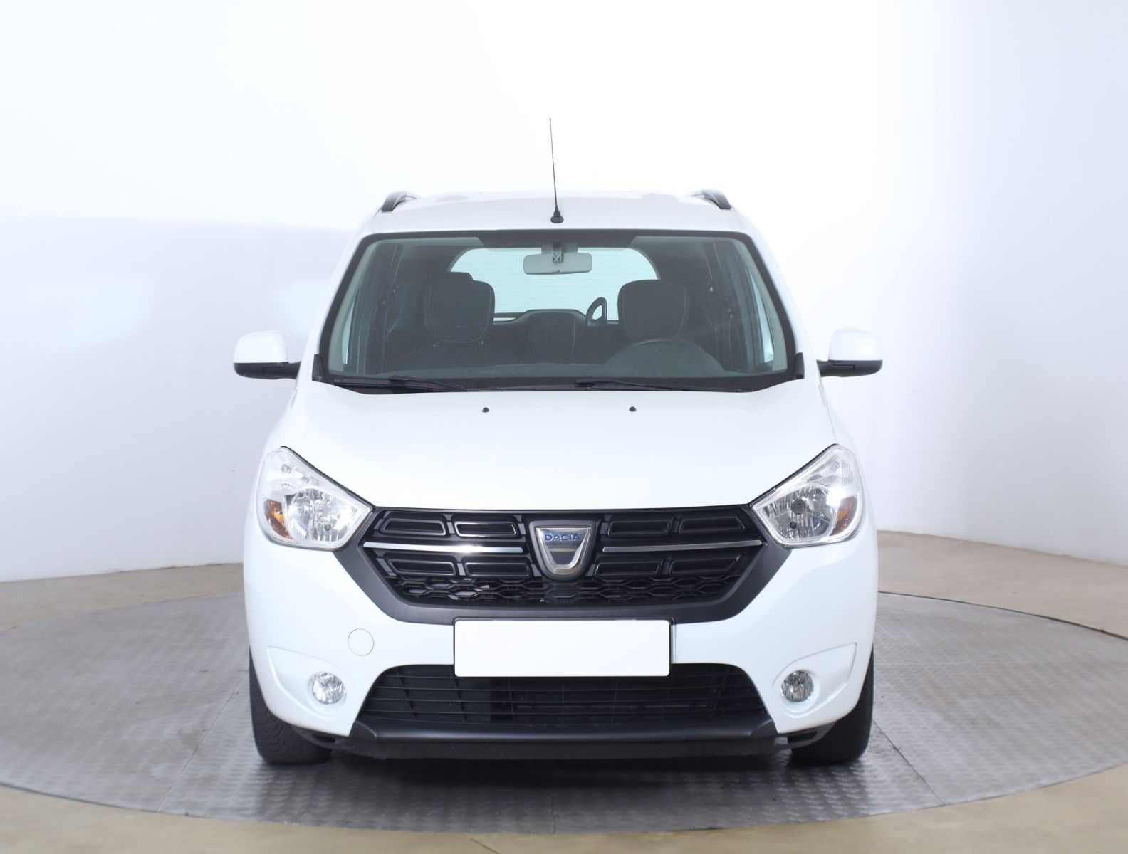 Dacia Lodgy, 1.6 SCe, 7 míst - fotka 2
