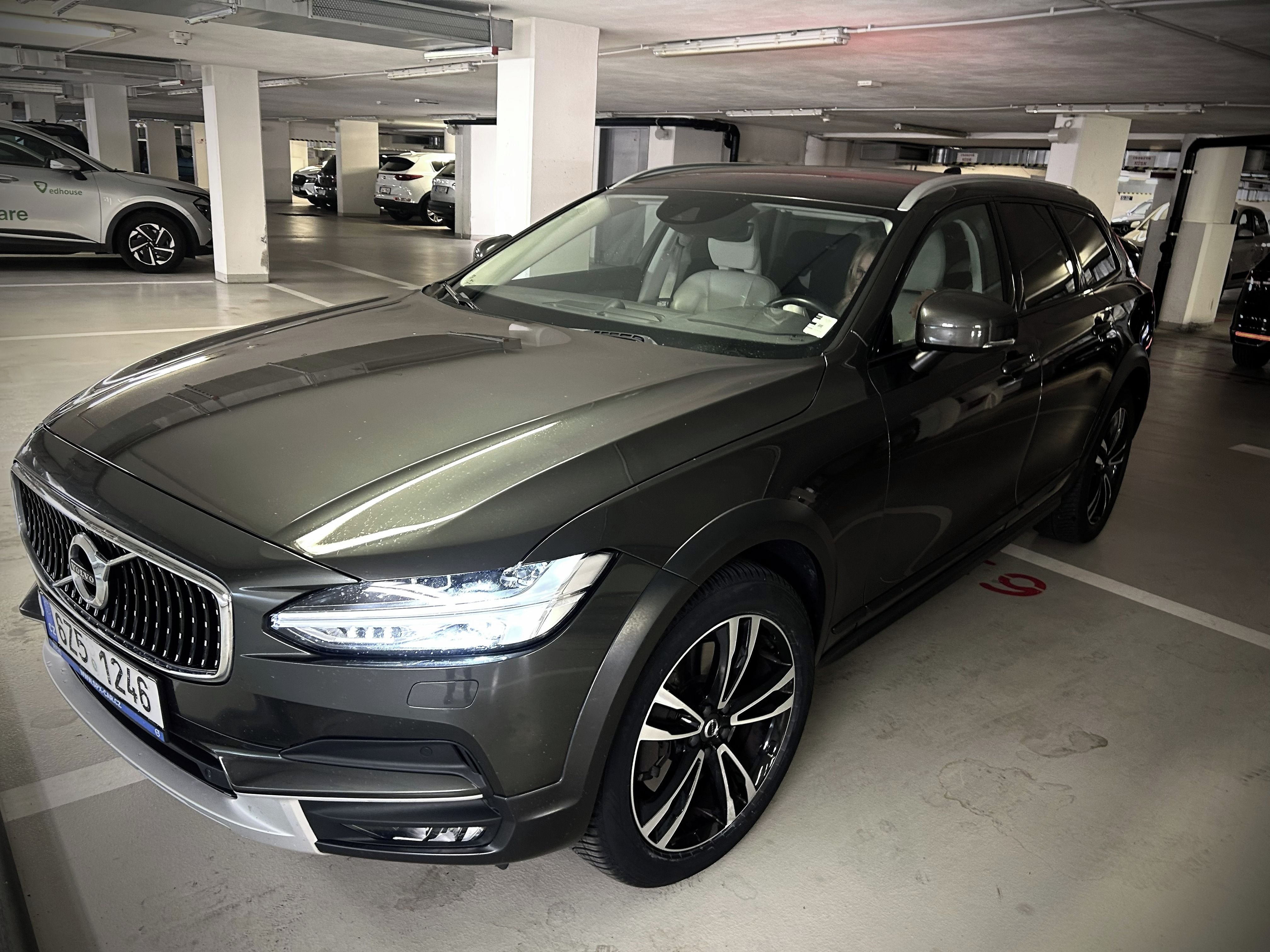 Volvo V90, Volvo V90 CrossCountry D5 AWD - fotka 6