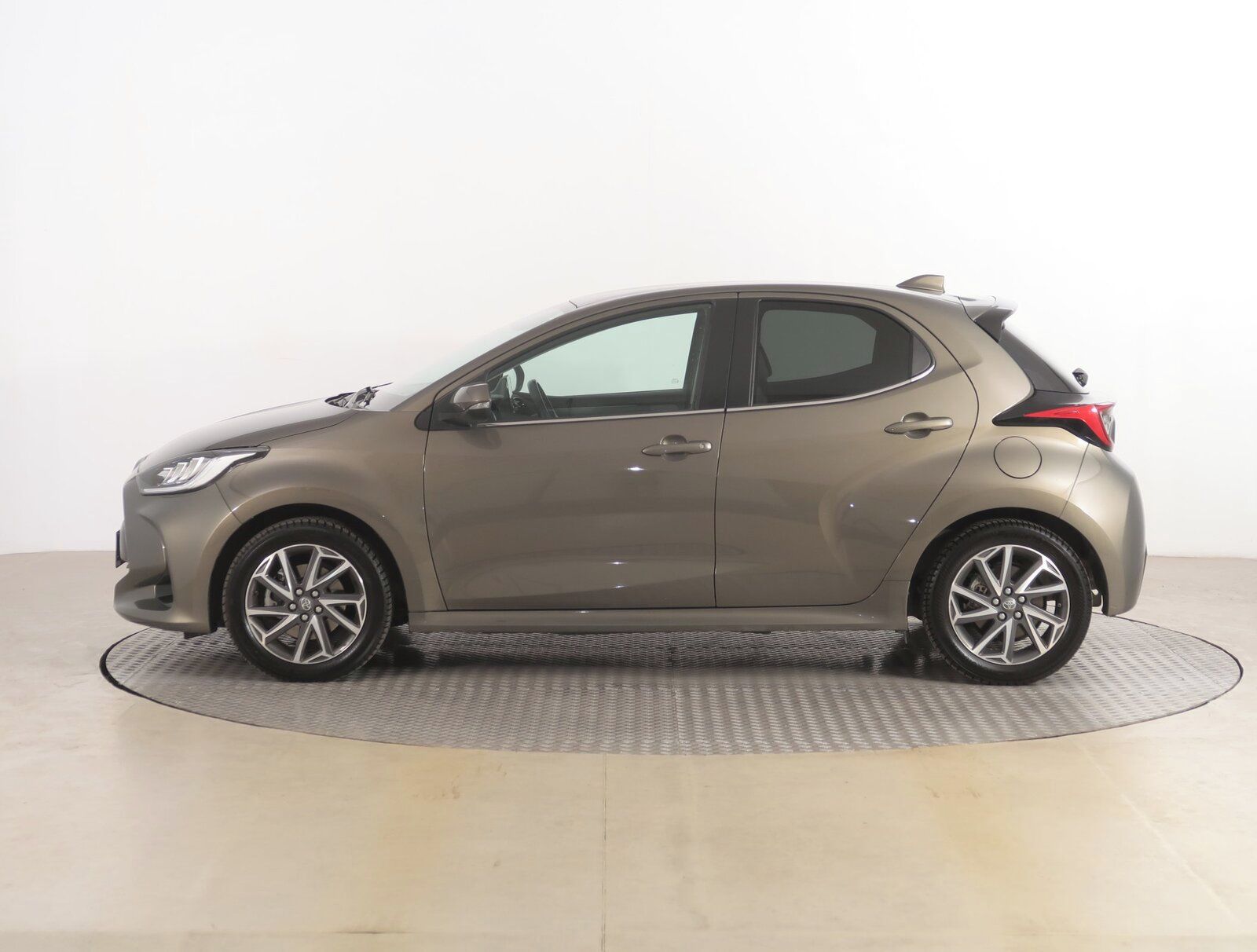 Toyota Yaris, 1.5 VVT-i Hybrid, Automat - fotka 3