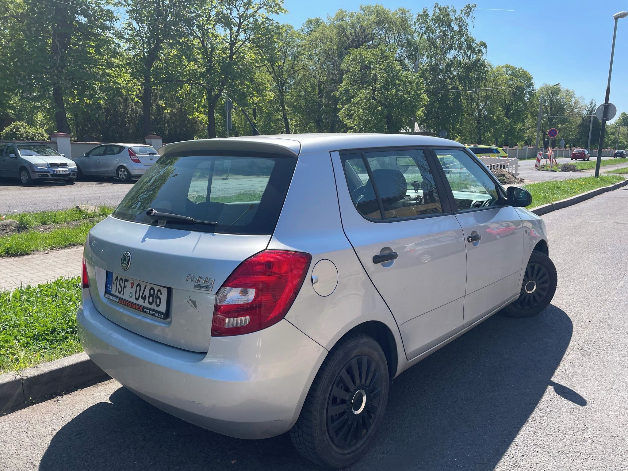 Škoda Fabia, II, 1.2 TSI 63kW, šedá metál - fotka 2