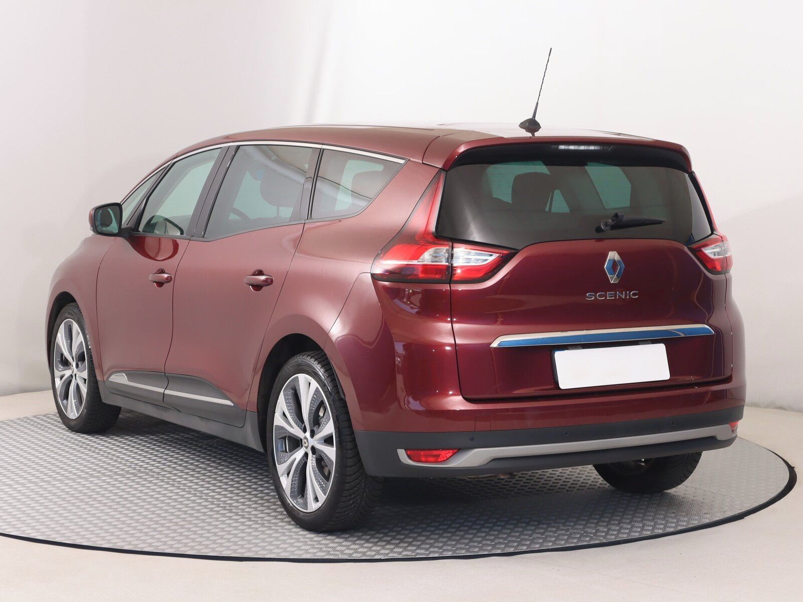 Renault Grand Scénic, 1.3 TCe, 7 míst - fotka 4
