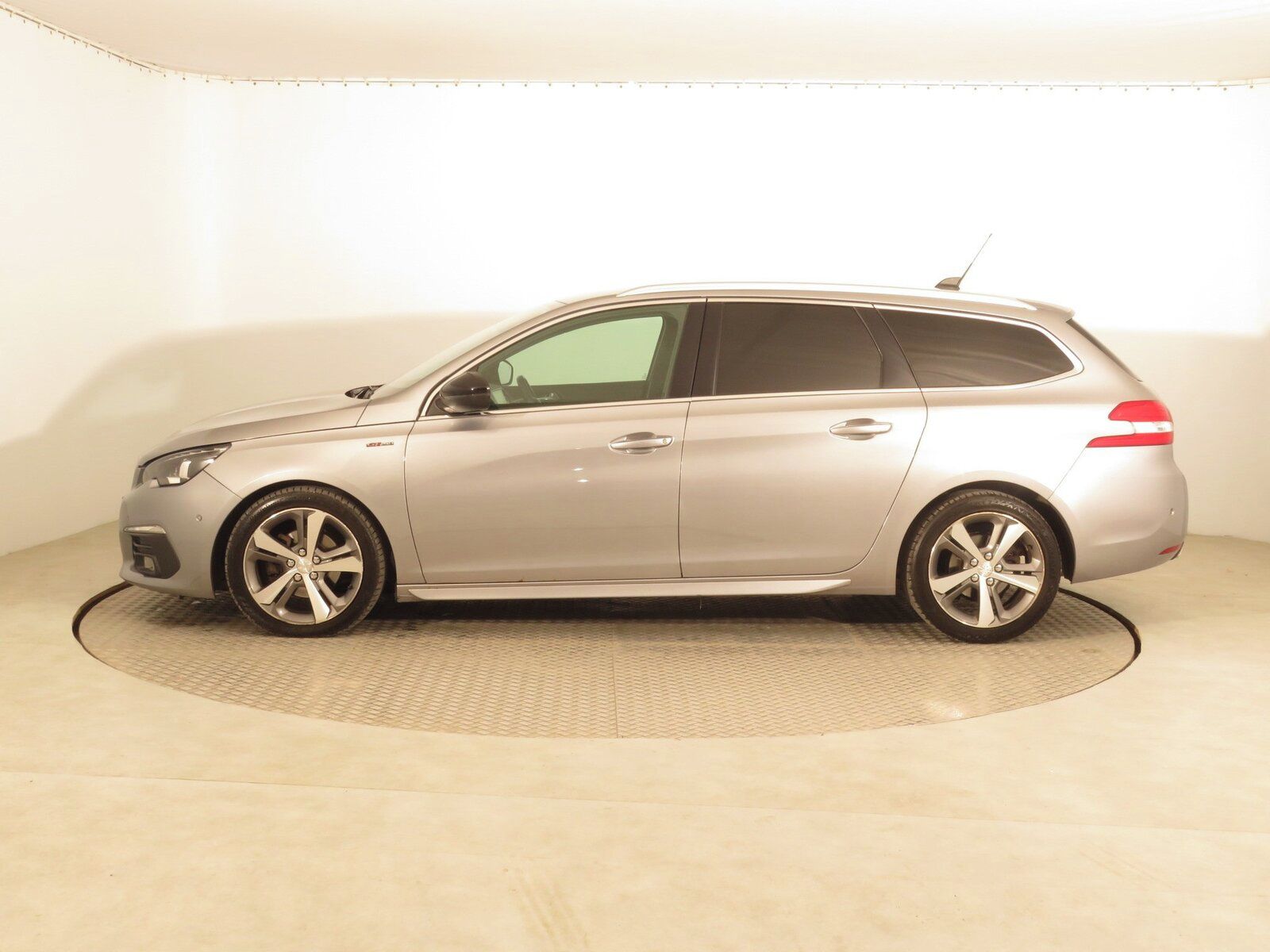 Peugeot 308, 1.6 BlueHDi, GT Line, Automat - fotka 3