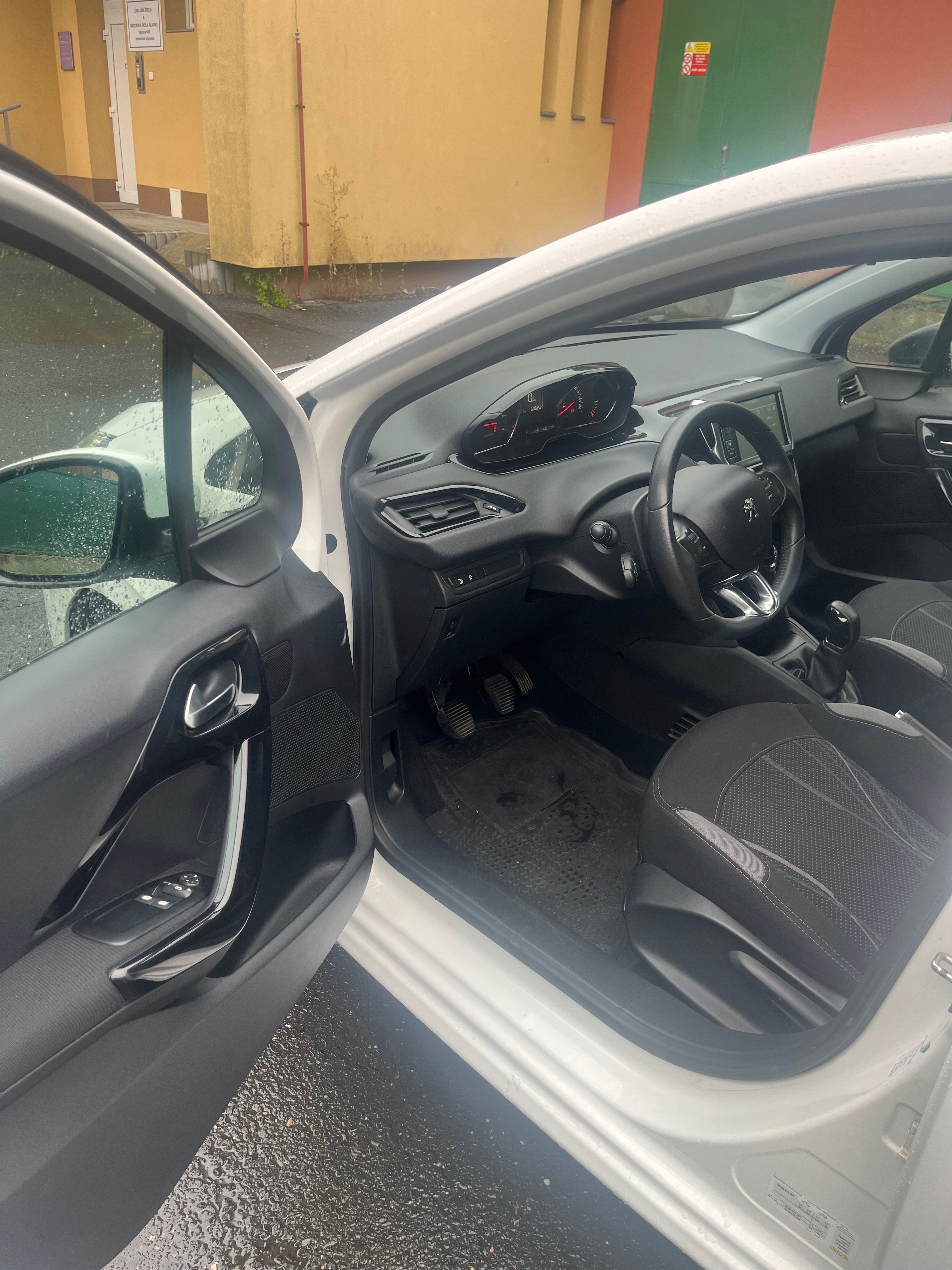 Peugeot 208, PEUGOT 208 - fotka 5