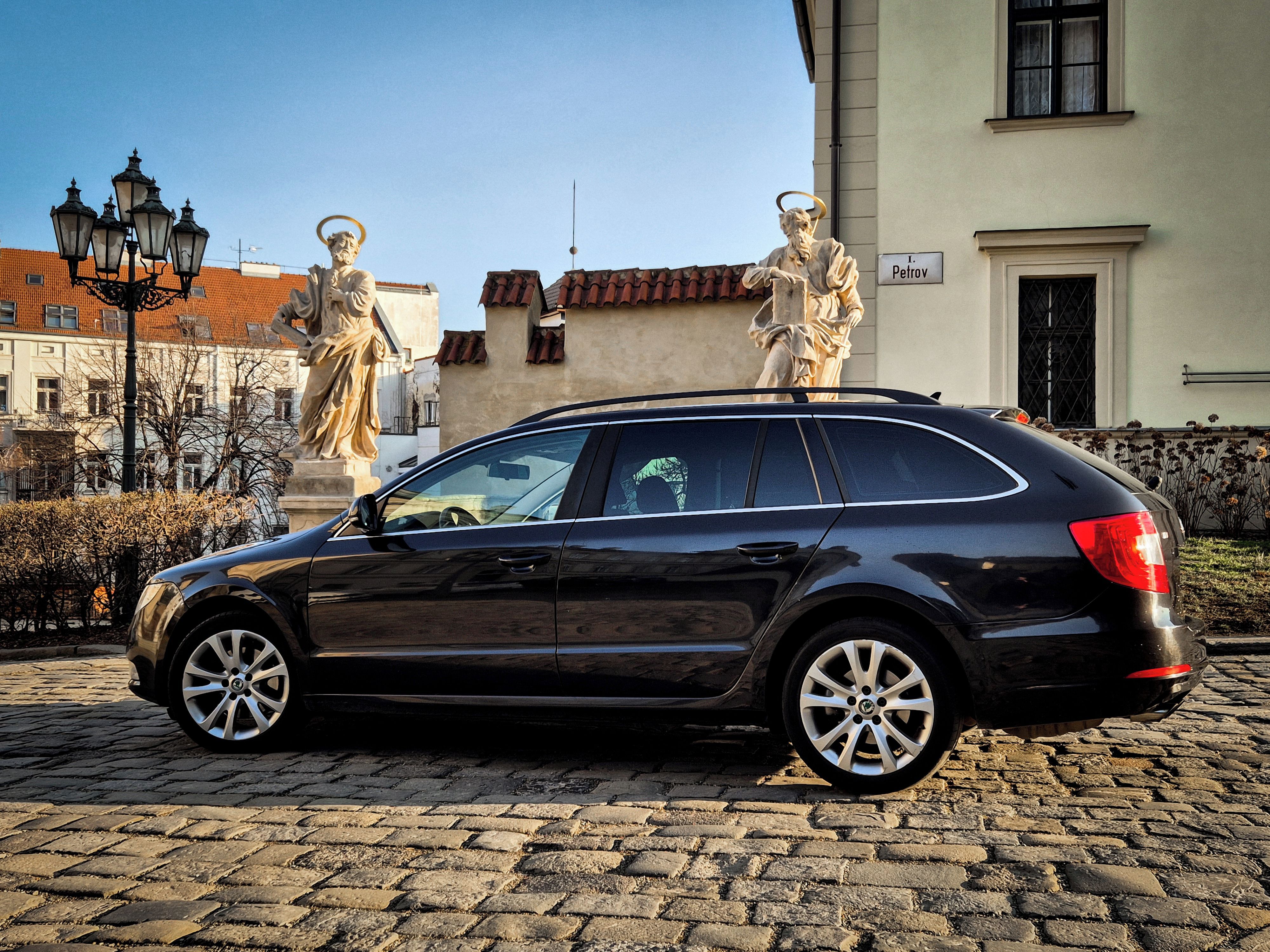 Škoda Superb, 2.0 Tdi 103 kw kombi - fotka 4