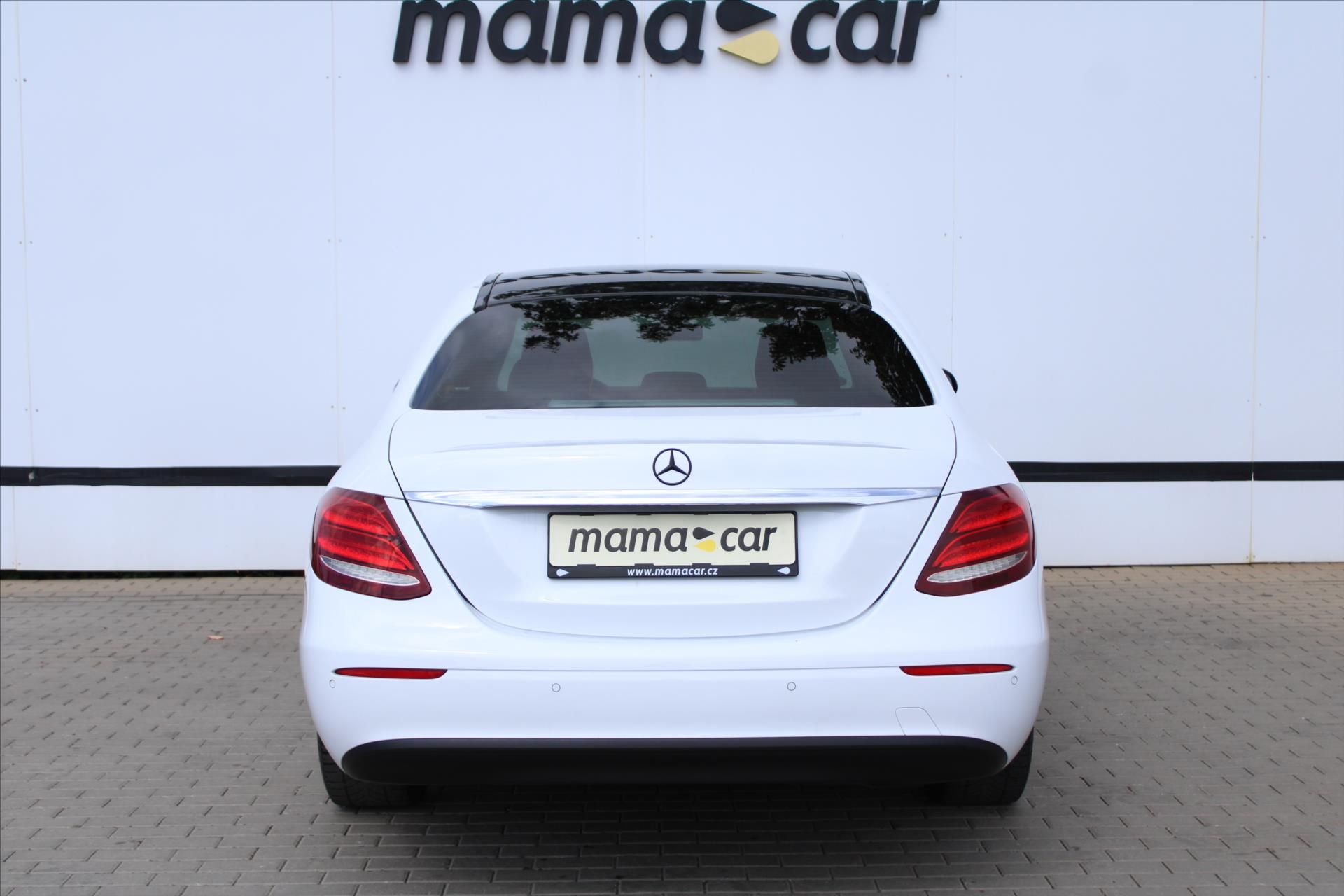 Mercedes-Benz Třídy E, 200d 118kW - fotka 6