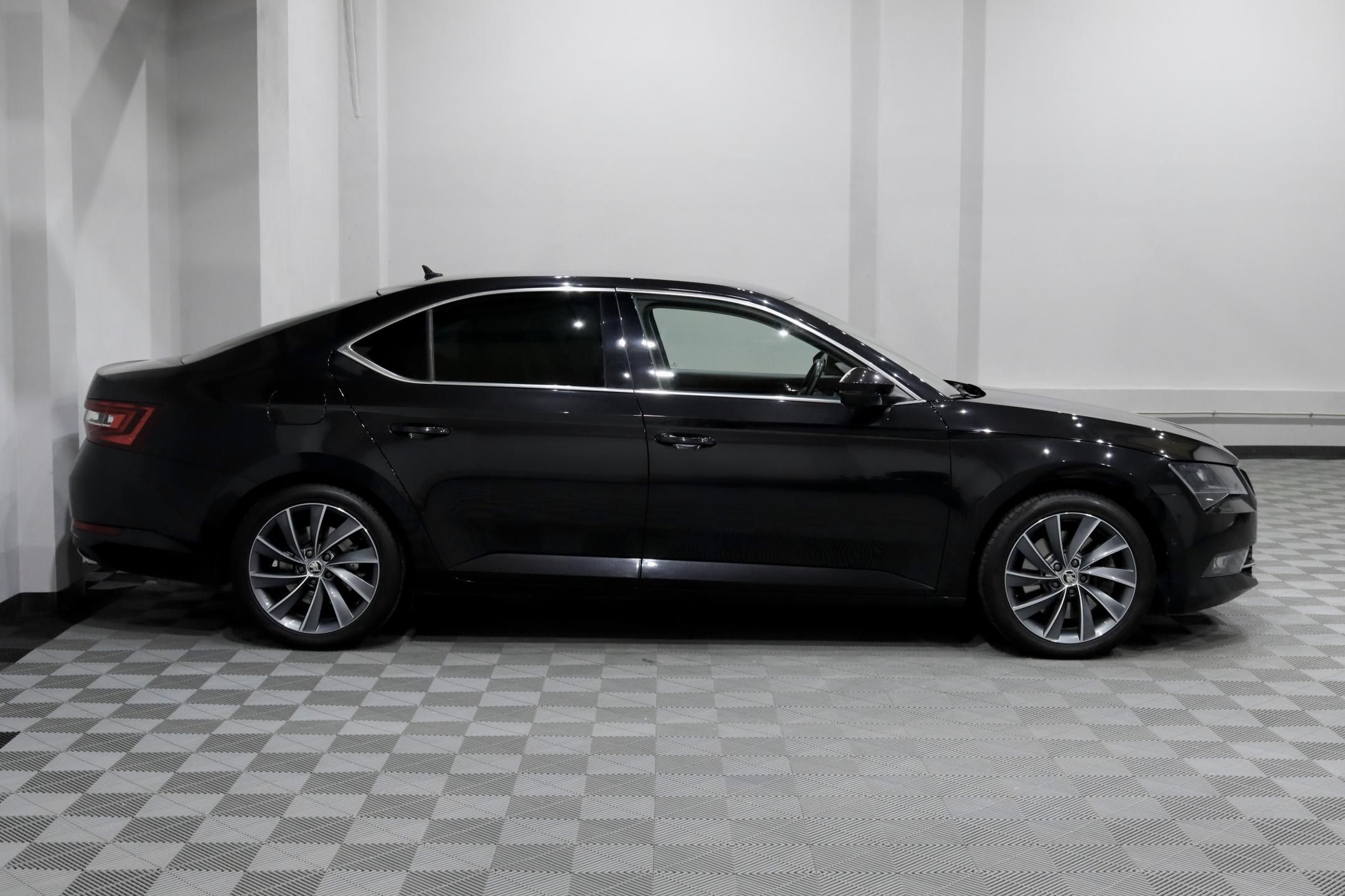 Škoda Superb, 2.0 TSI 200 kW DSG 4x4 L&K - fotka 3