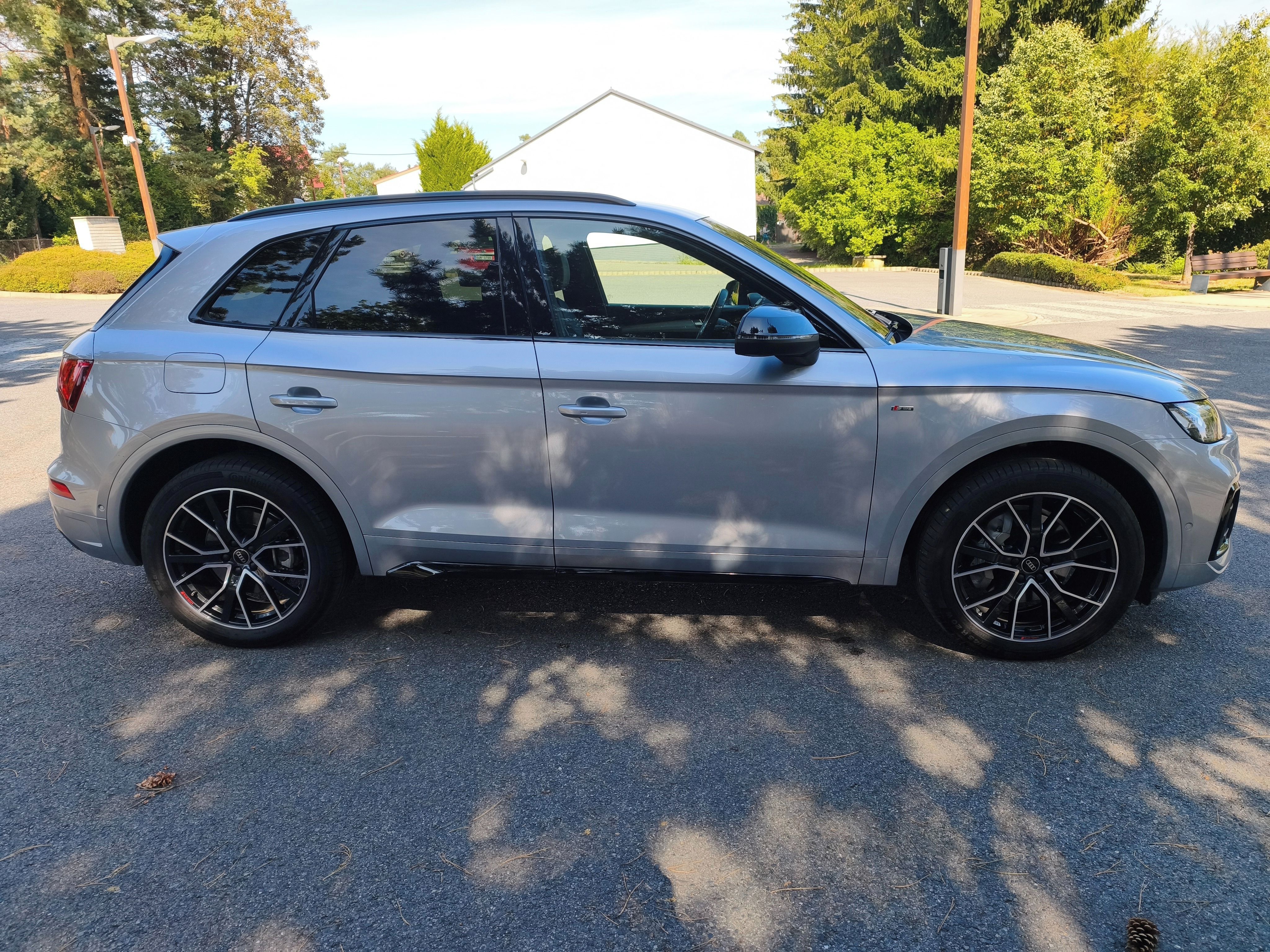 Audi Q5, S-Line,40 TDI Matrix,vzduch,ČR - fotka 4