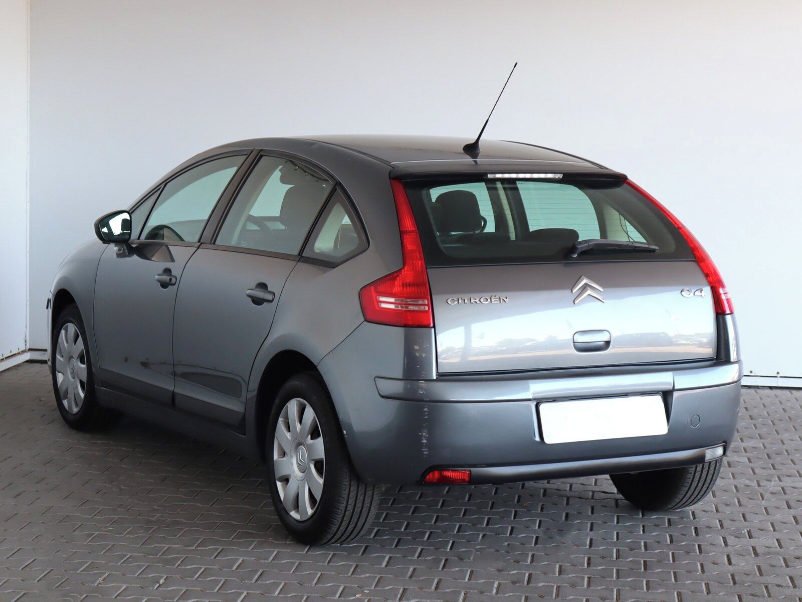 Citroën C4, 1.4 16V, Serv.kniha, po STK - fotka 4