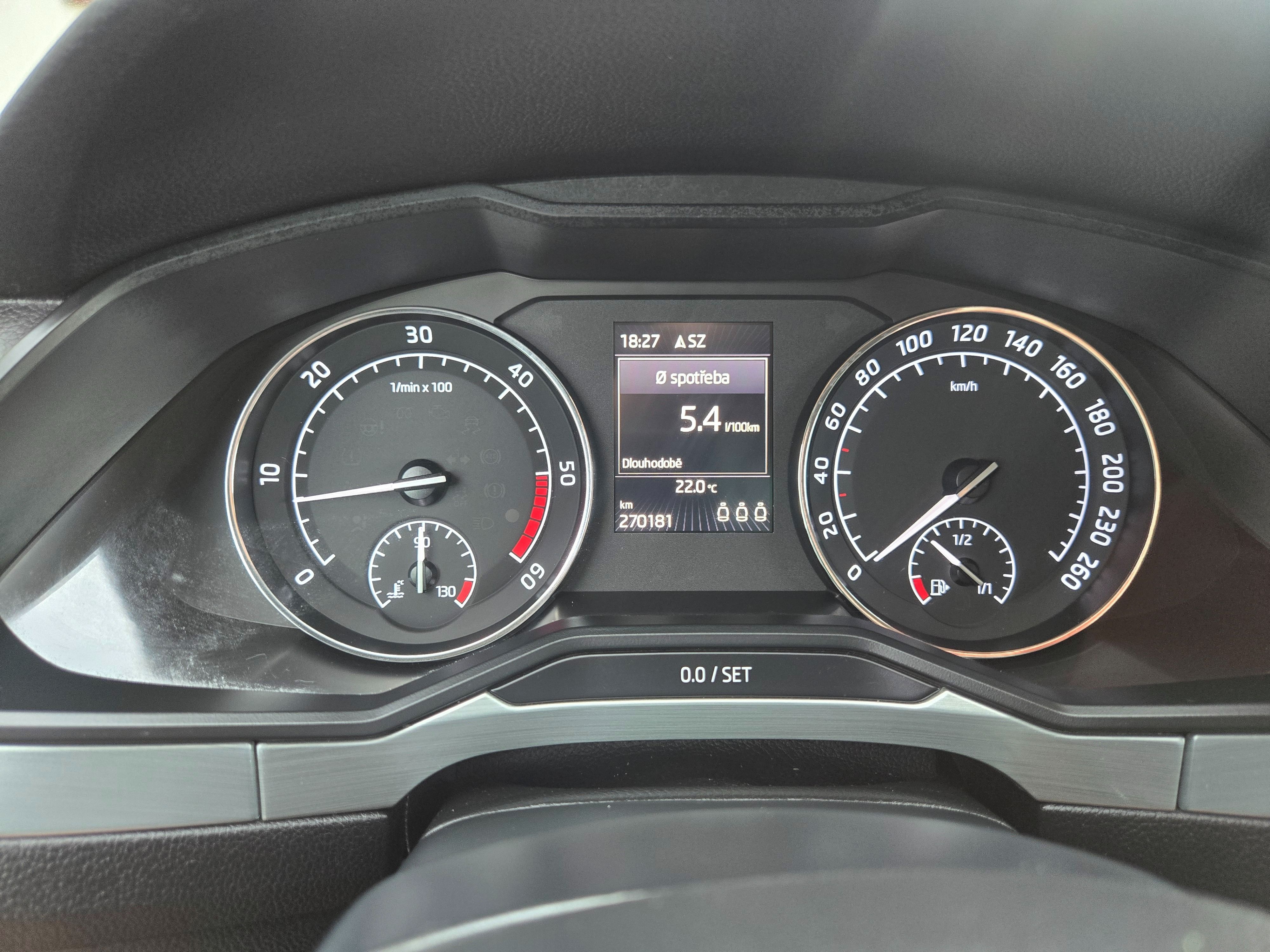 Škoda Superb, 1.6 TDI 88kw, 12/2016, krásný - fotka 6