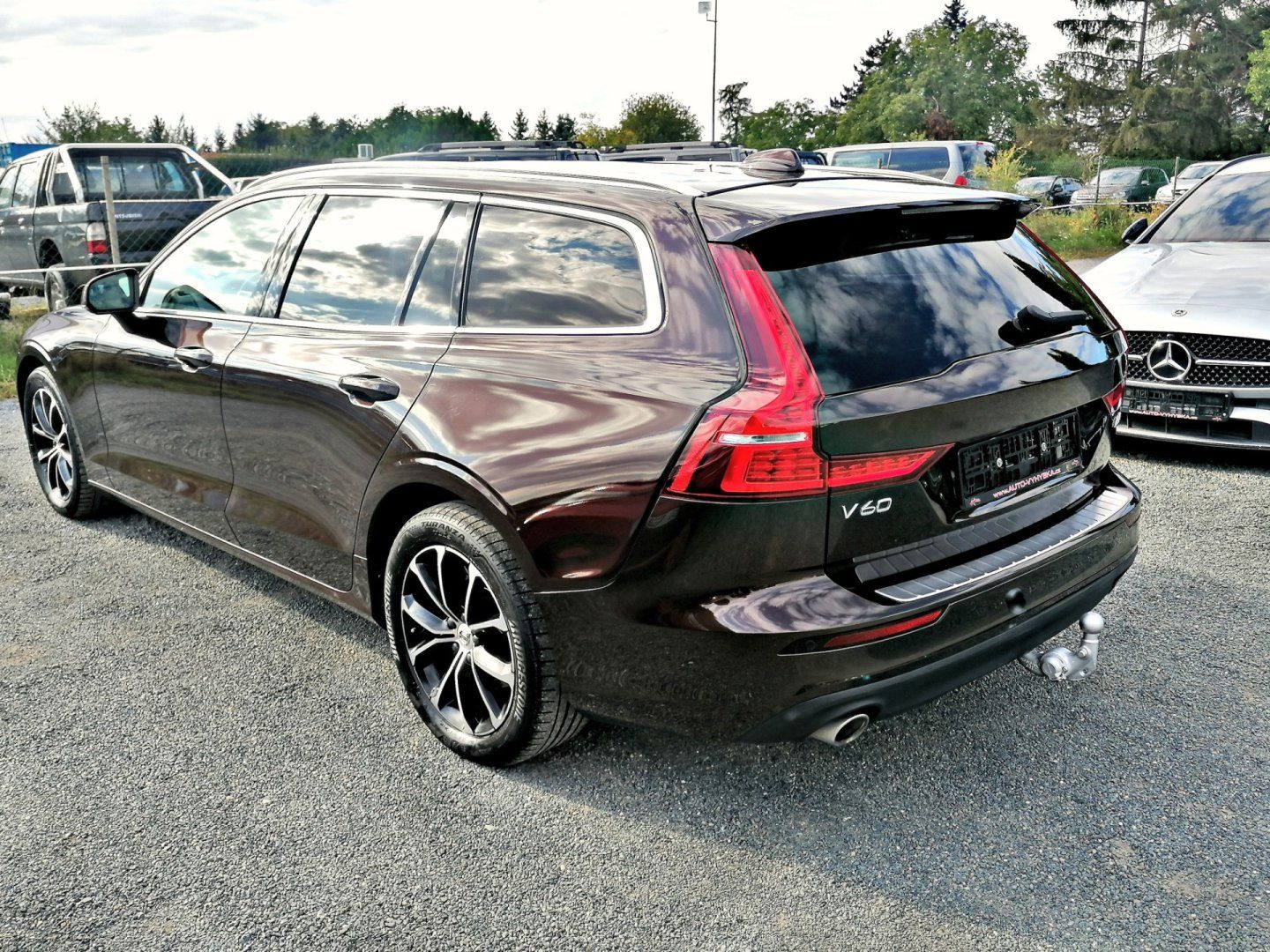 Volvo V60, 2.0 B4 145kW A/T Kůže - fotka 5