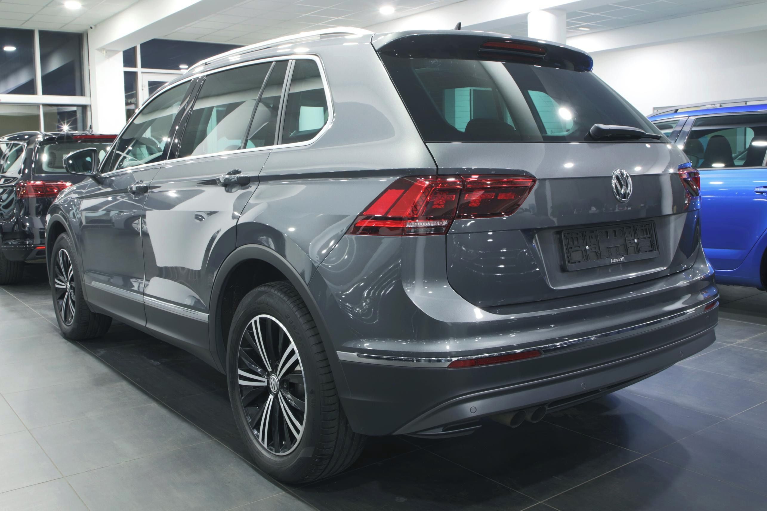 Volkswagen Tiguan, Prodám Volkswagen Tiguan Highl - fotka 4