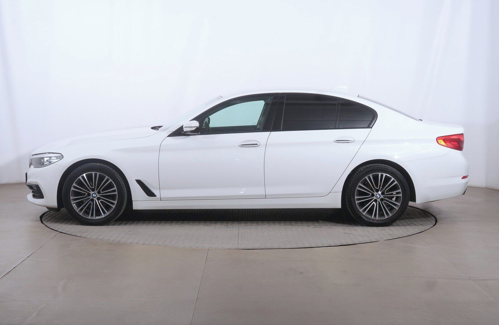 BMW Řada 5, 520d, Serv.kniha - fotka 3