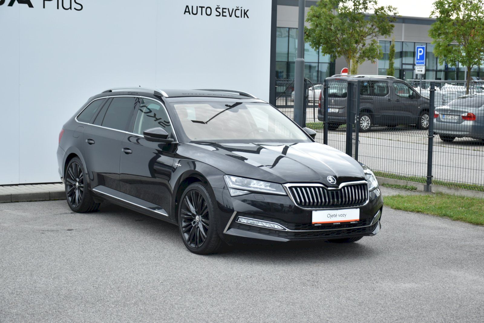 Škoda Superb, COMBI L&K  2.0 TDI 147kW 4x4 D - fotka 6