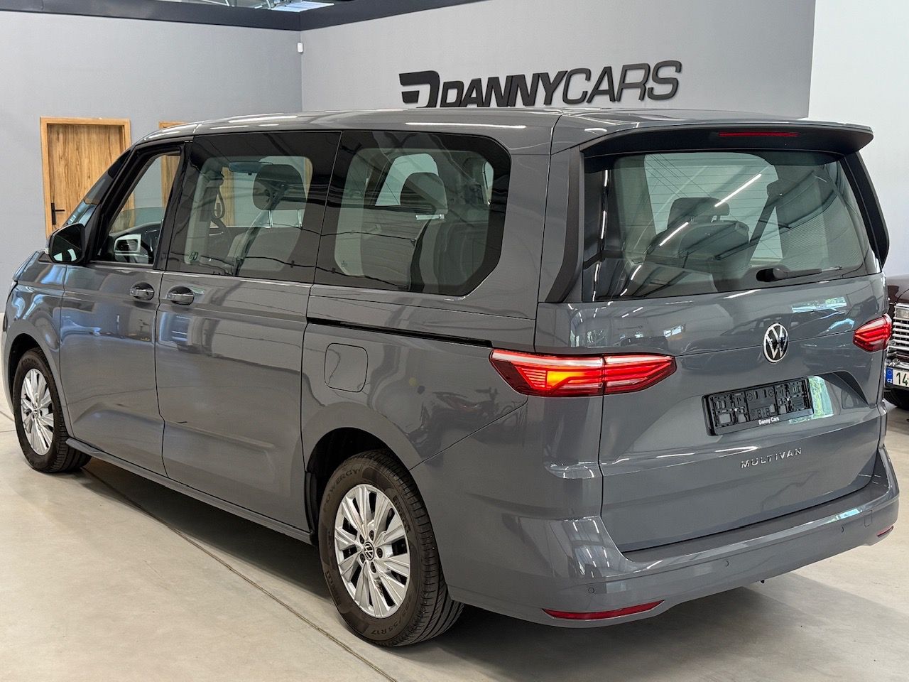 Volkswagen Multivan, T7 2.0TSI DSG, LIFE, WEBASTO - fotka 2