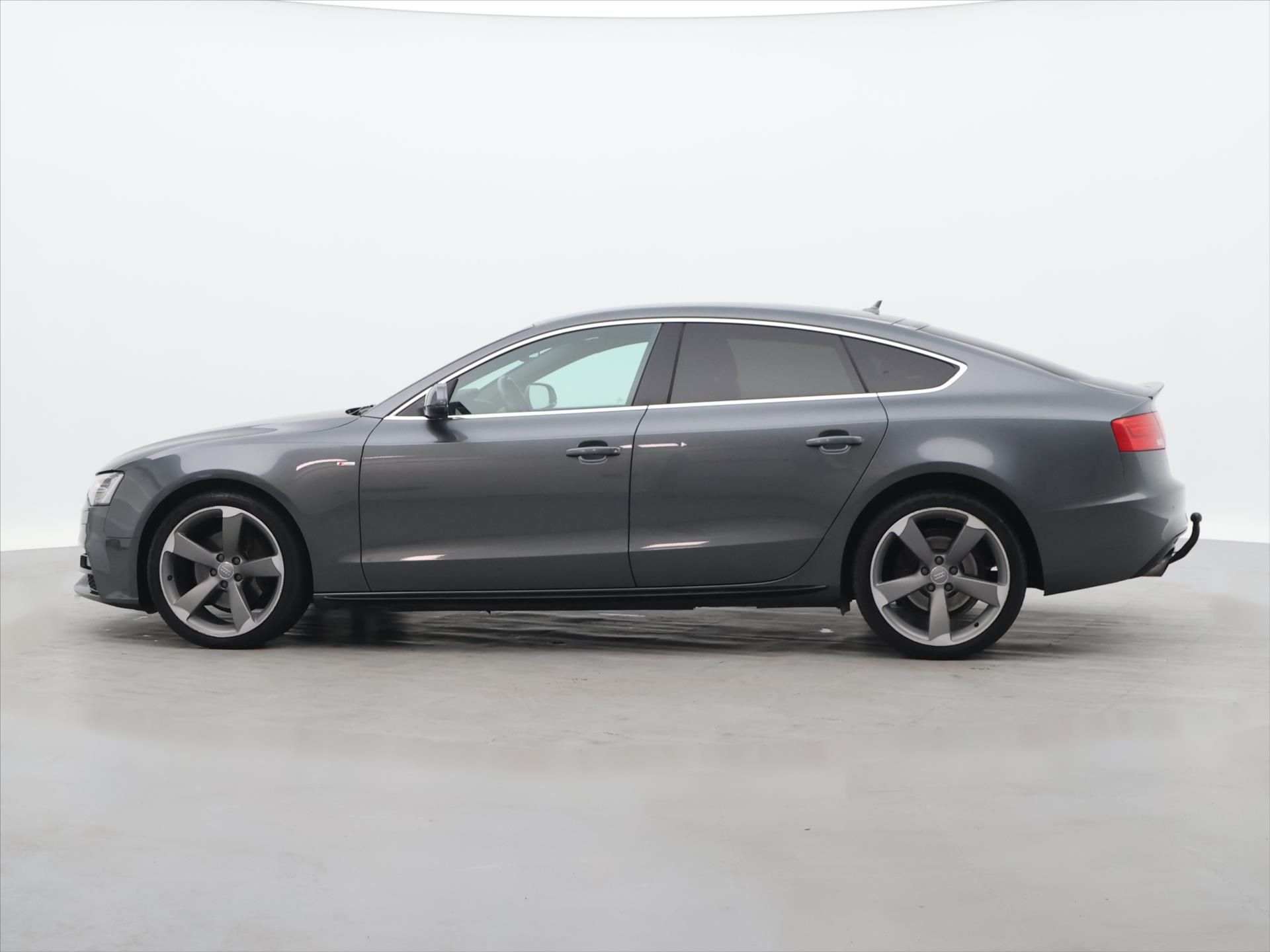 Audi A5, 2,0 TFSI 169kW S-Line Xenon - fotka 4