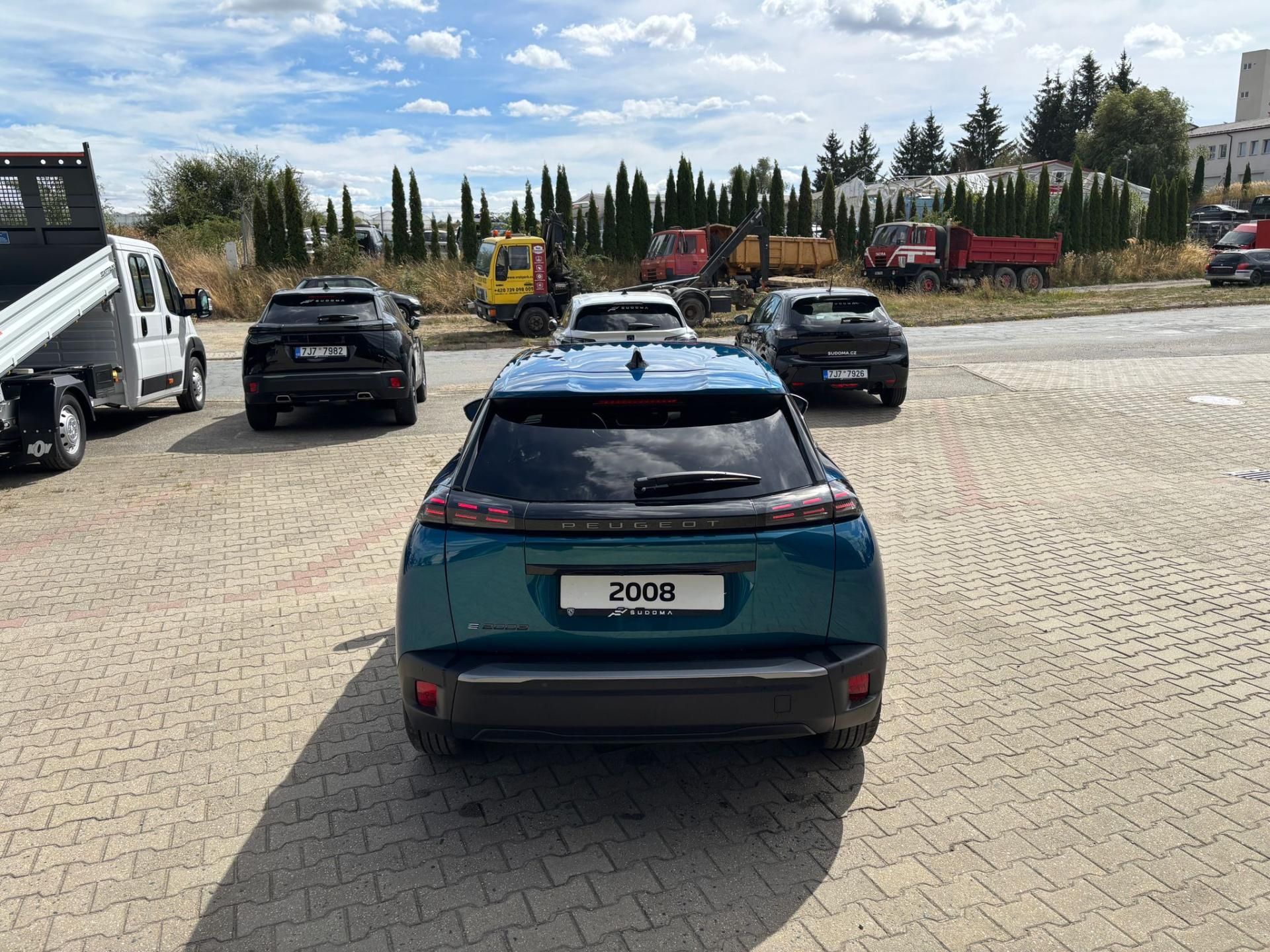 Peugeot 2008, BUSINESS Elektromotor 115 kW - fotka 6