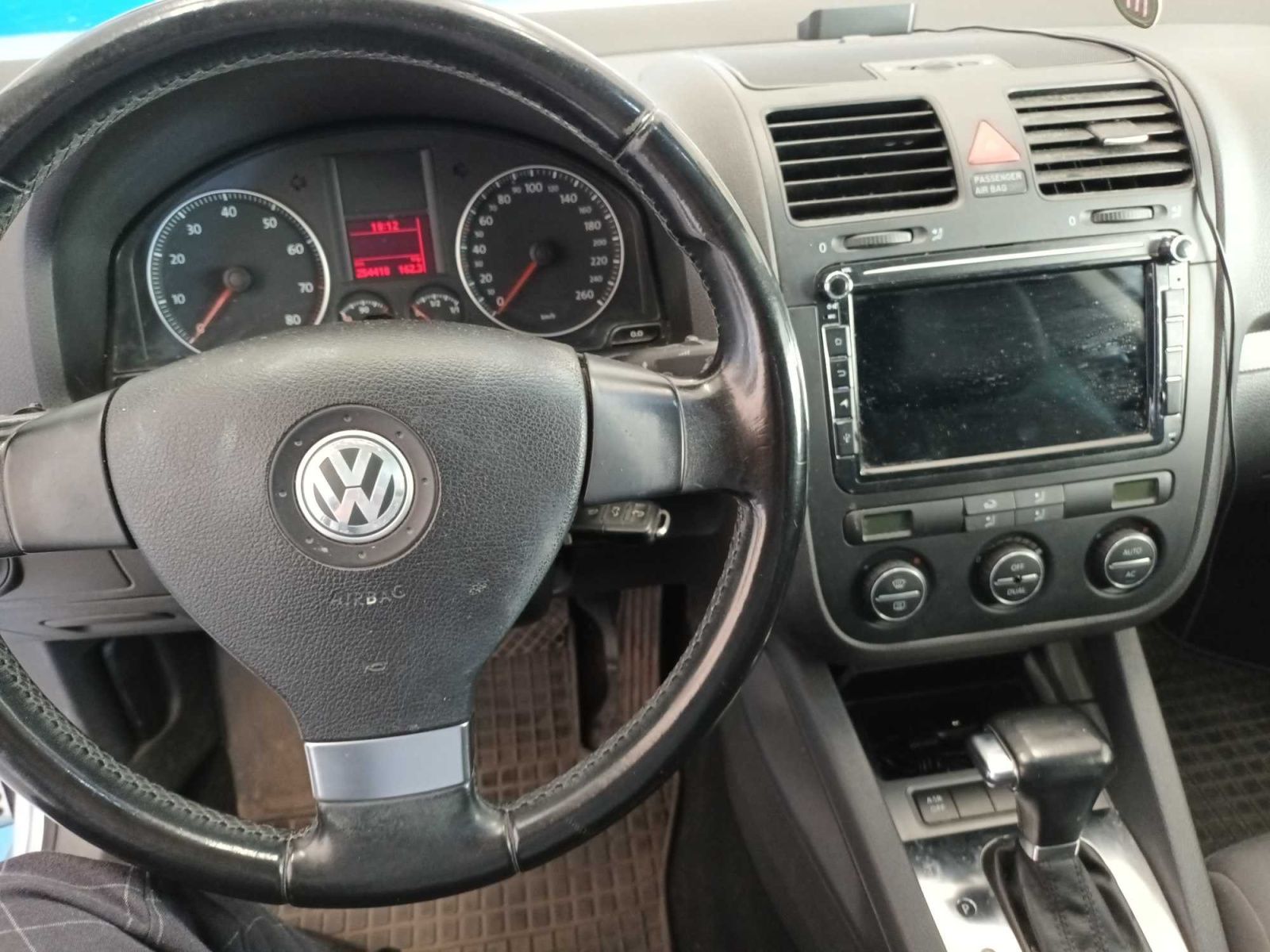 Volkswagen Golf, 1.6, Automat - fotka 3