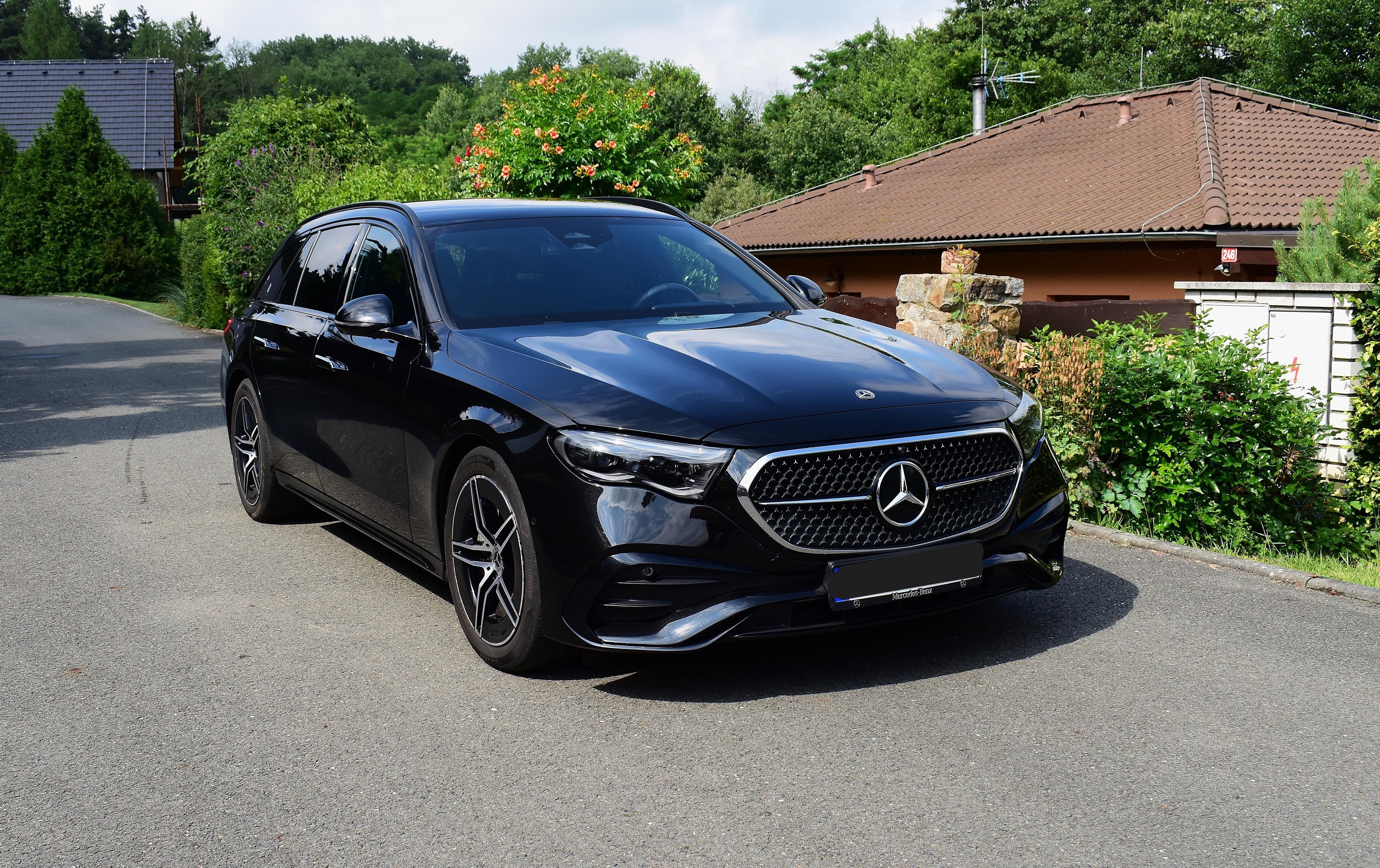 Mercedes-Benz Třídy E, E220d, AMG, BURMESTER