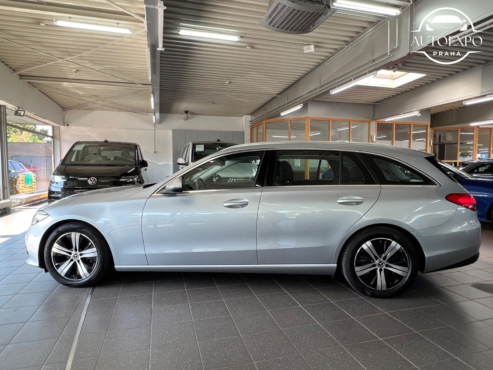 Mercedes-Benz Třídy C, 200d Avantgarde Business*TAŽNÉ - fotka 5