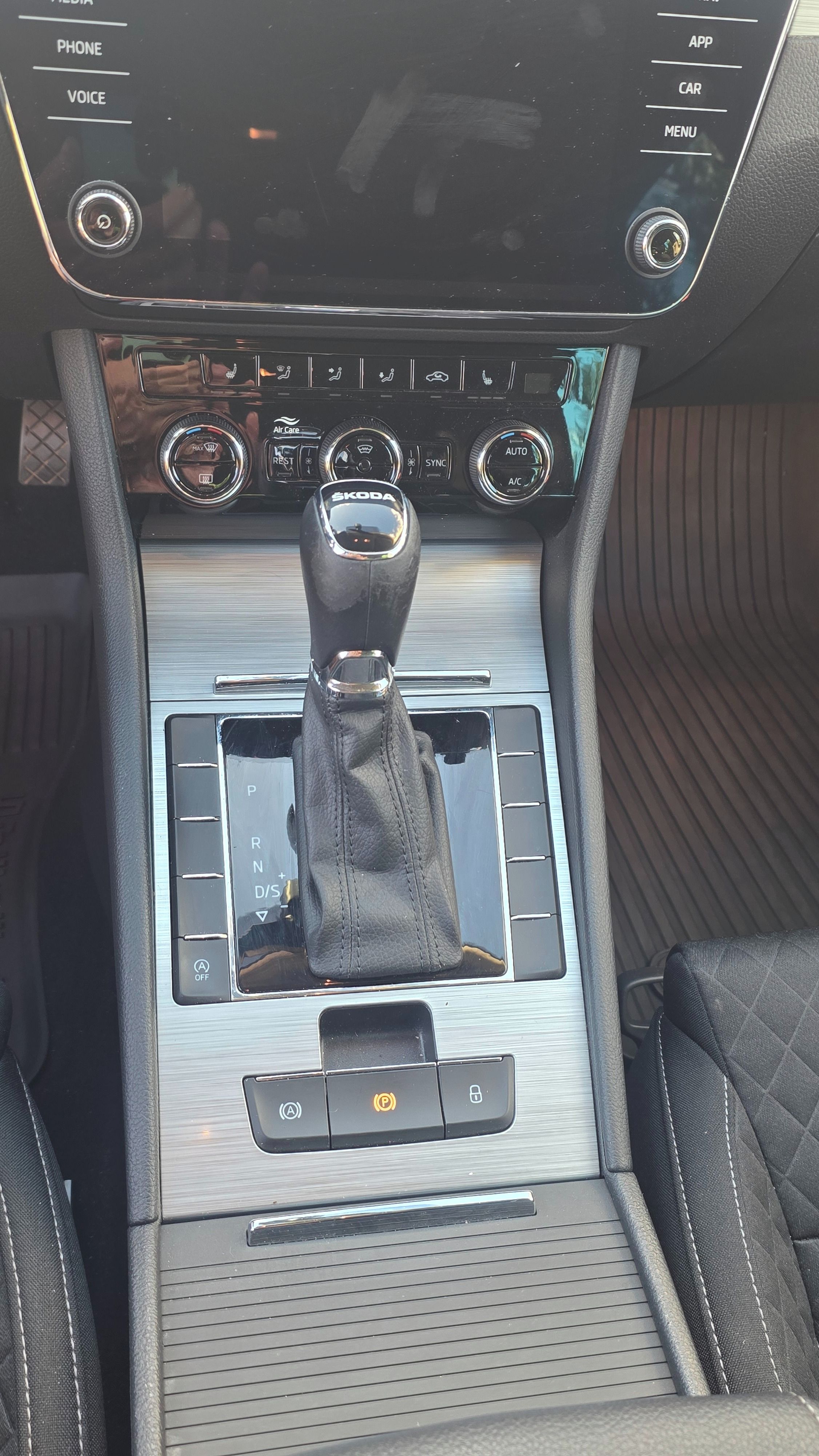 Škoda Superb - fotka 6