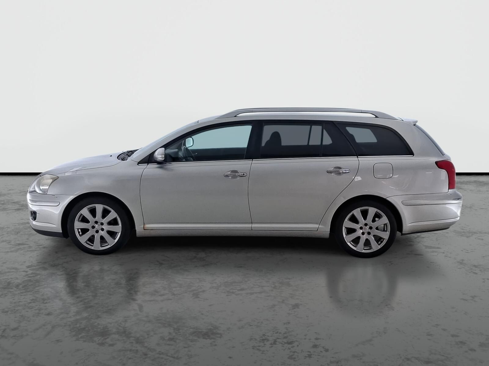 Toyota Avensis, 2.0 D-4D, po STK - fotka 3