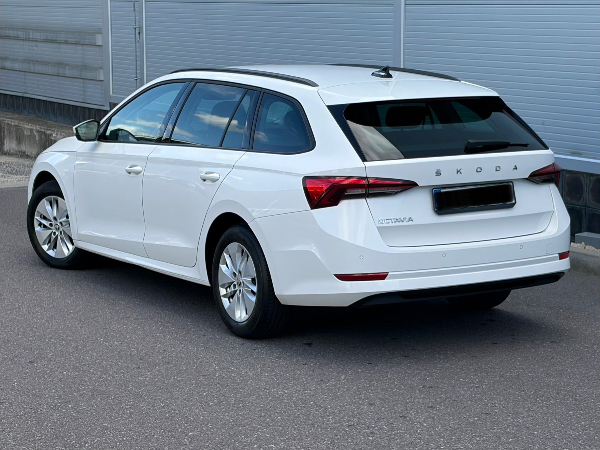 Škoda Octavia, 110kW DSG/ACC/NAVI/SERVIS/ - fotka 4