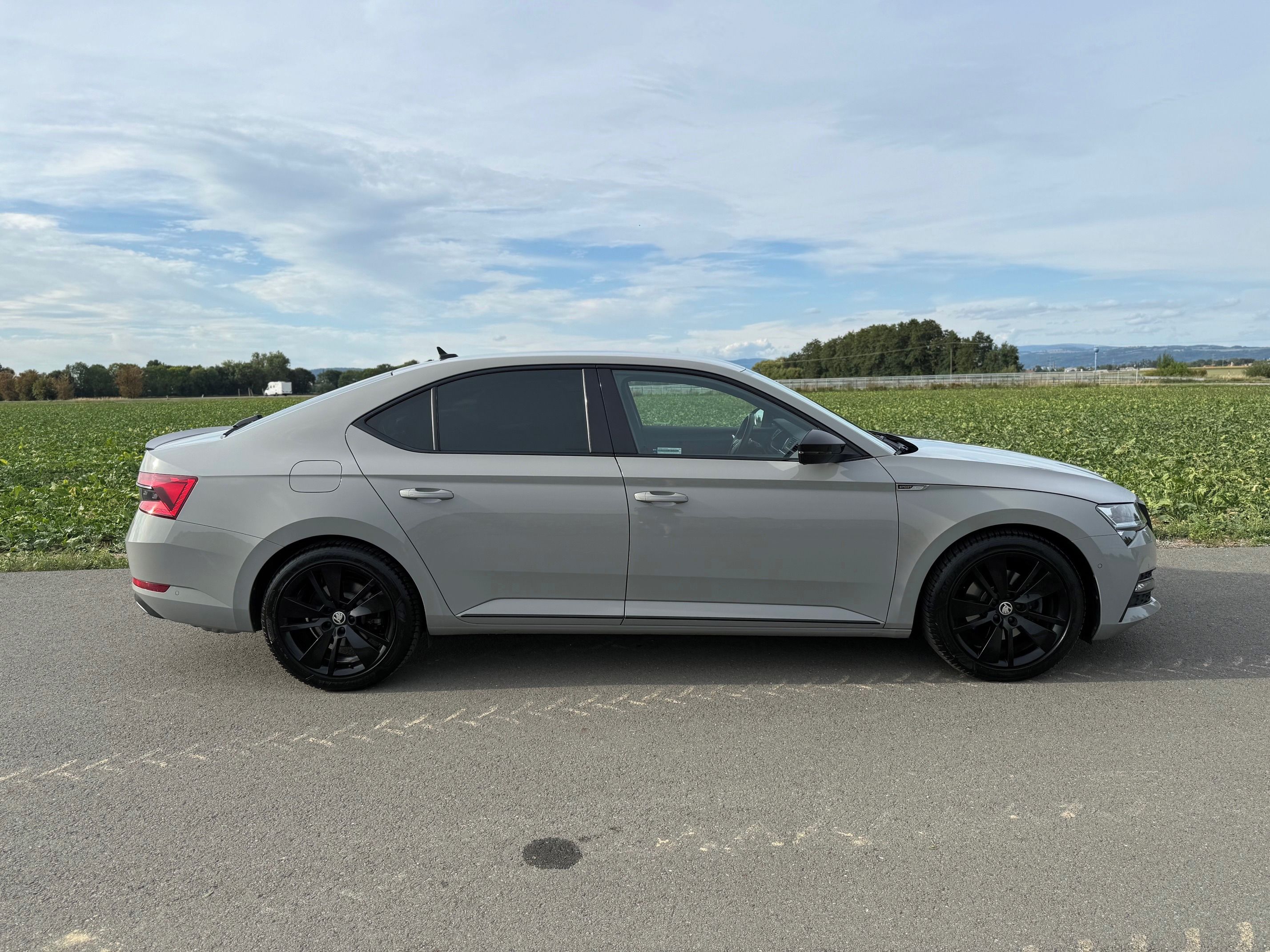 Škoda Superb, SPORTLINE 2.0TSI 140kW DSG ČR - fotka 6