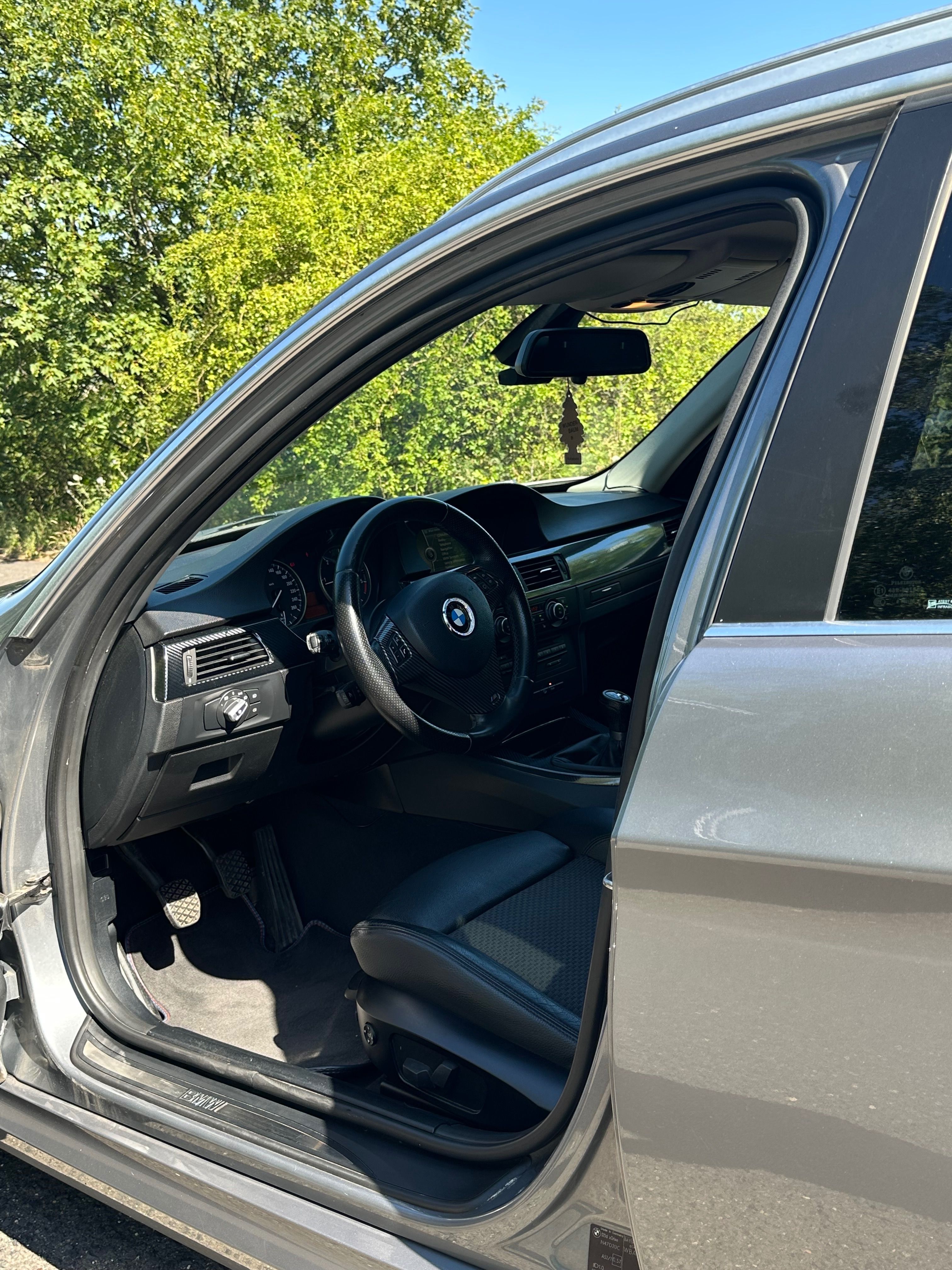 BMW Řada 3, BMW 320xd Touring M-Paket - fotka 6