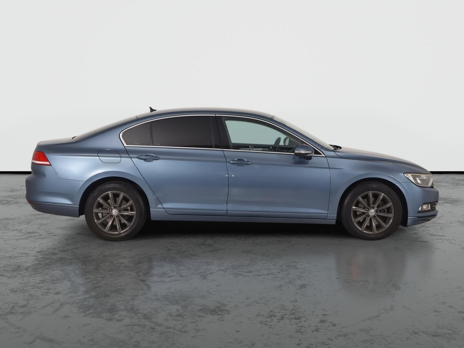 Volkswagen Passat, 1.6 TDI - fotka 6