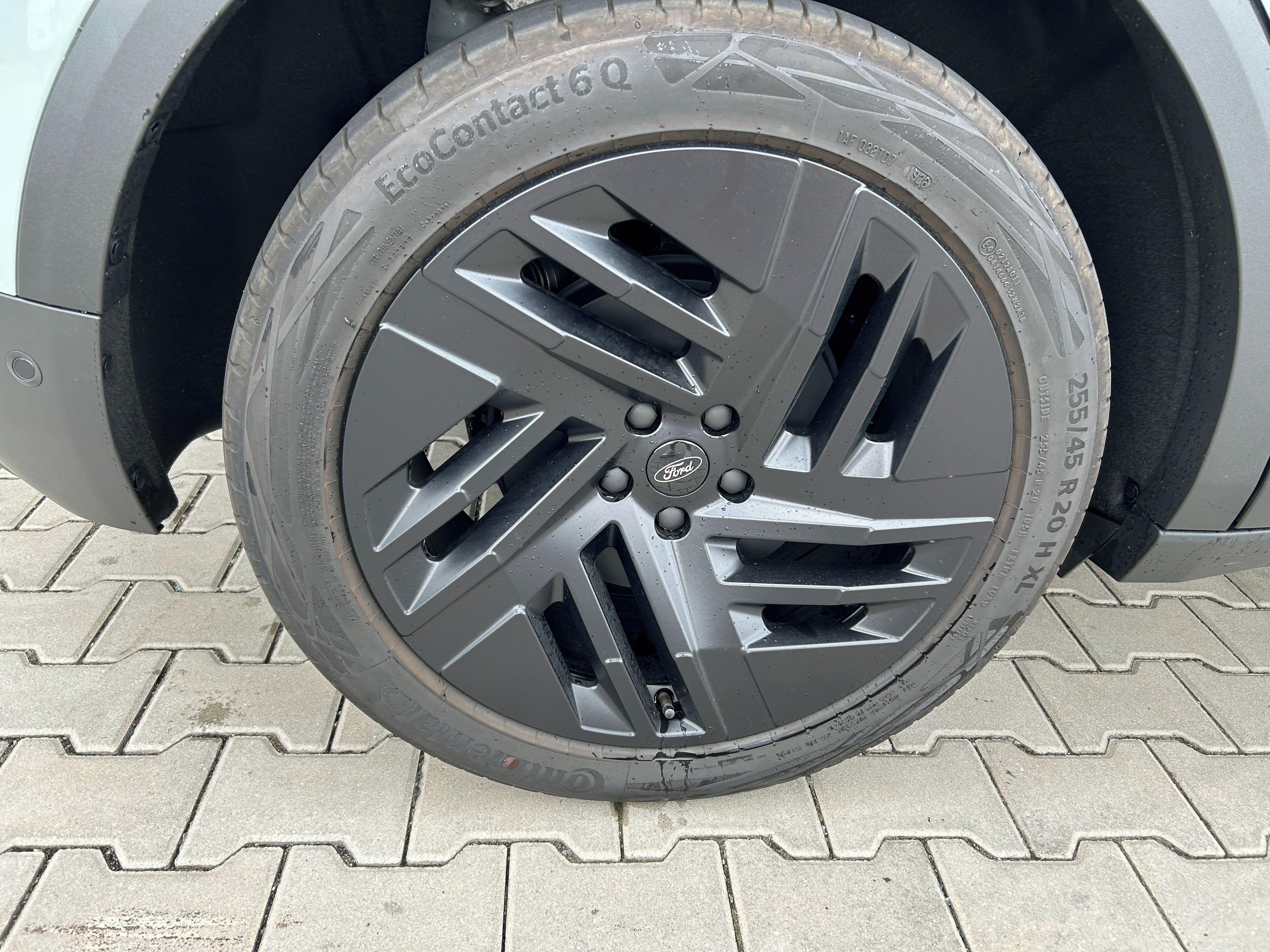 Ford Explorer, Collection 79 kWh 210 kW - fotka 6