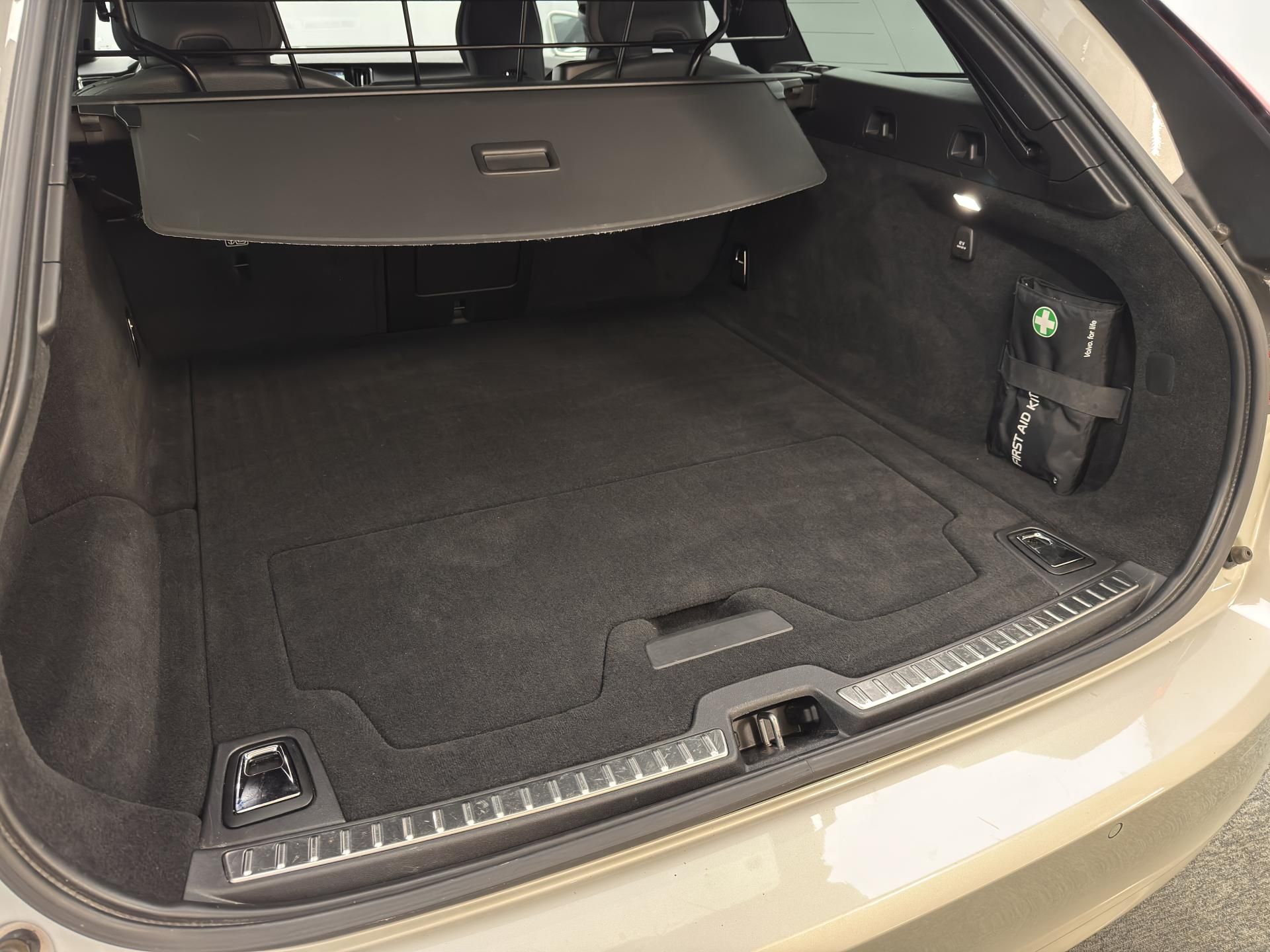 Volvo V90, B4 CORE AUT - fotka 5
