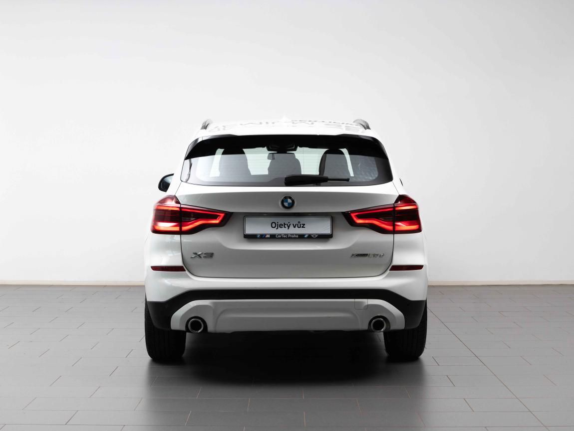 BMW X3, xDrive20d - fotka 4