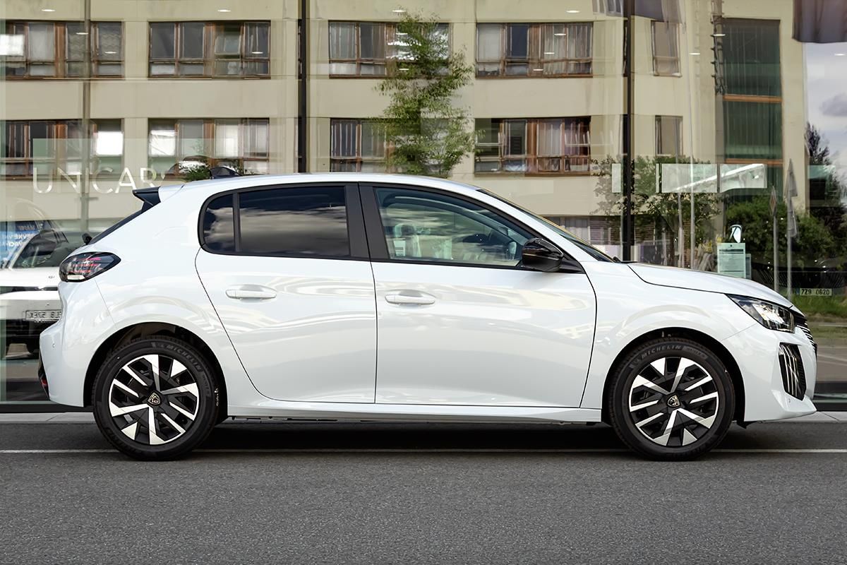 Peugeot 208, 1,2   EDITION Turbo 100 MAN6 - fotka 4