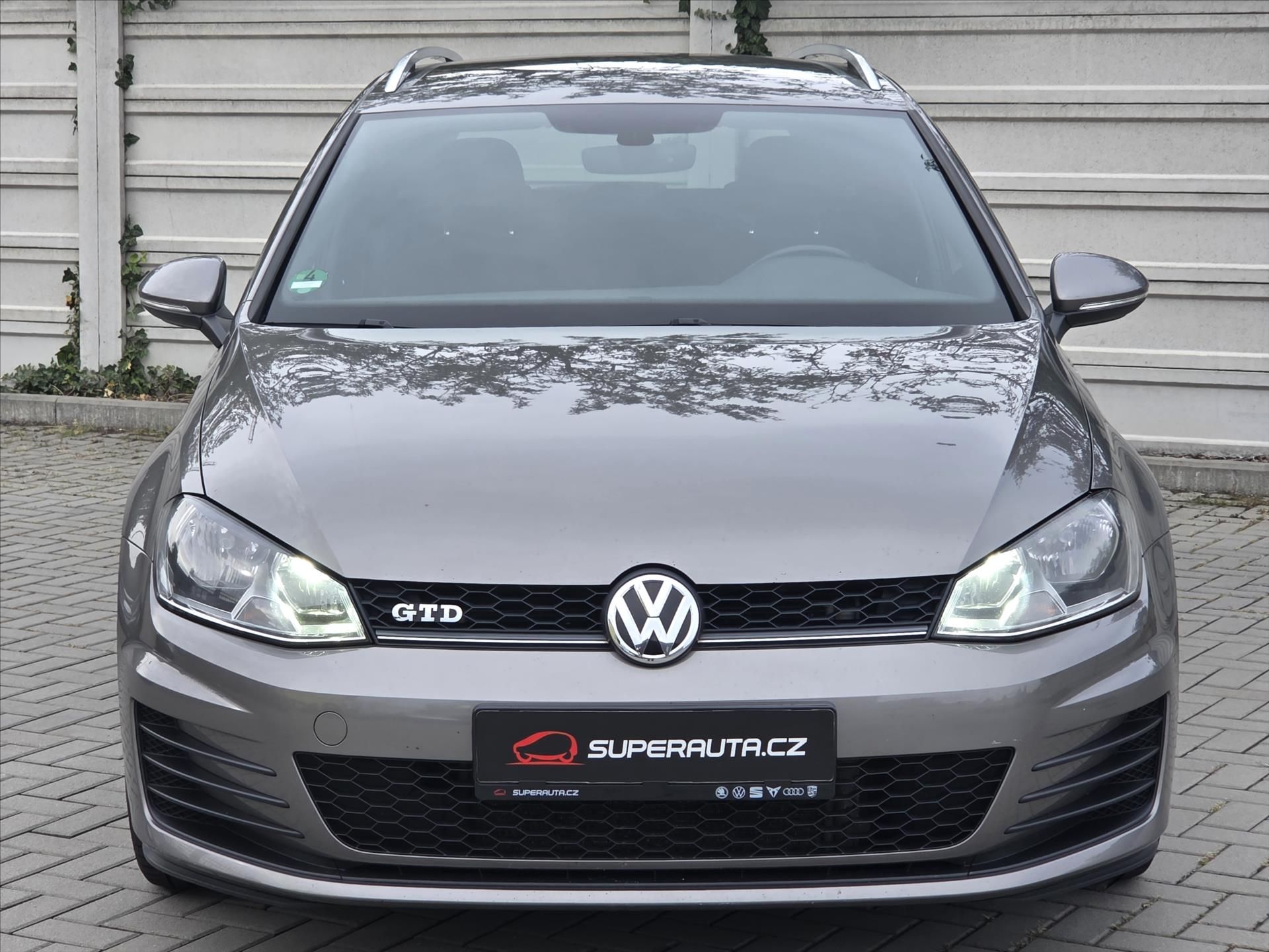 Volkswagen Golf, 2,0 TDi 135kW DSG GTD ČR 2.maj - fotka 2