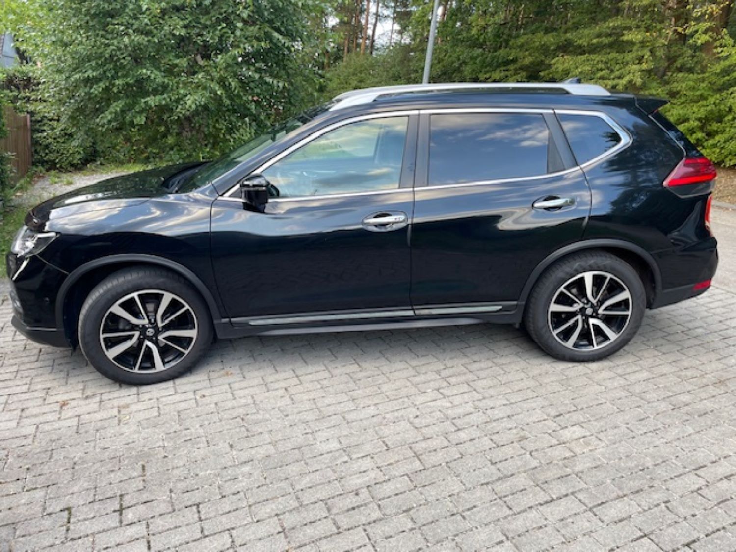 Nissan X-Trail, 1,6 dCi, 4x4, Servis, panorama - fotka 3