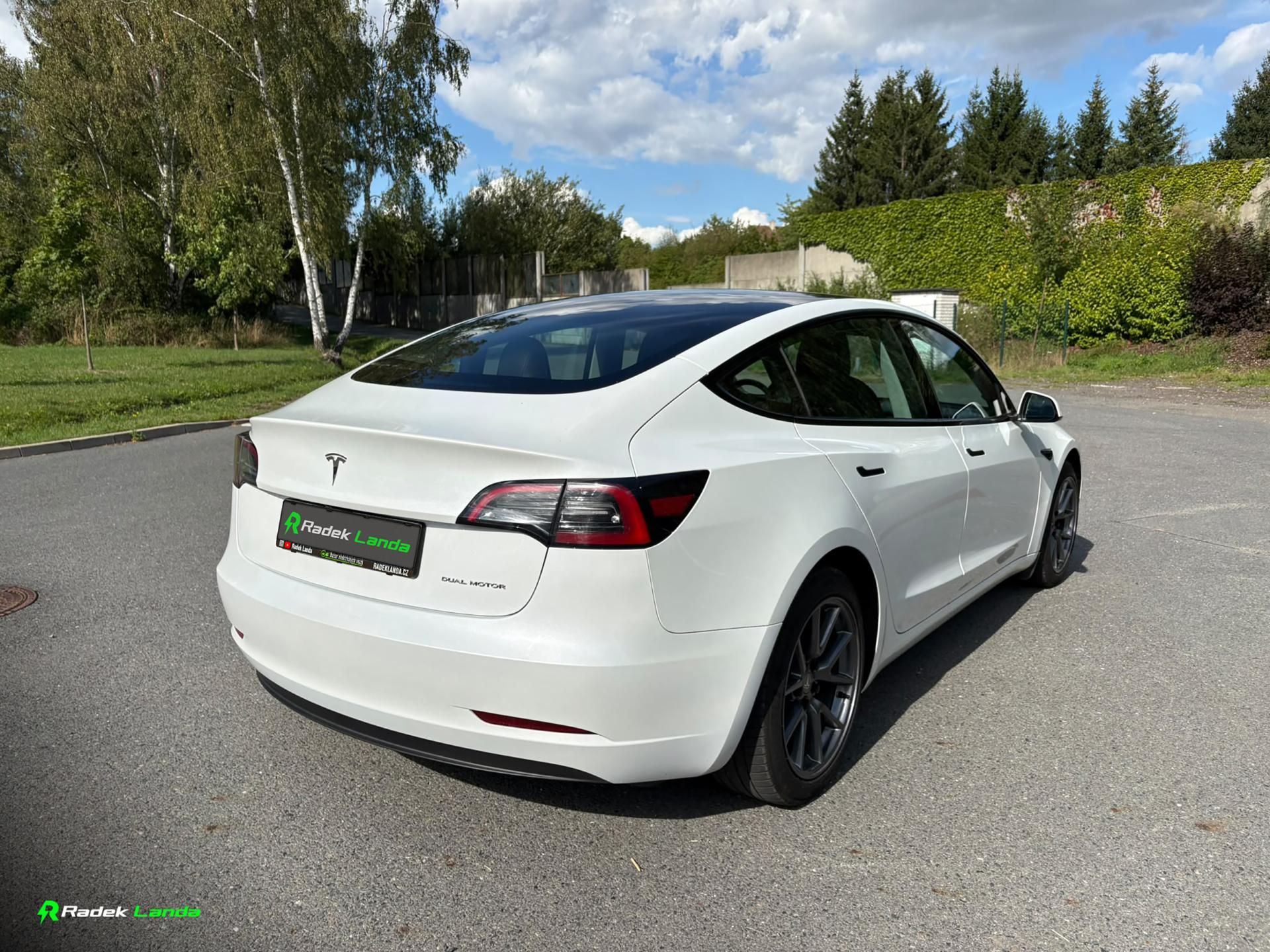 Tesla Model 3, AWD, Tažné, Neplátce - fotka 4