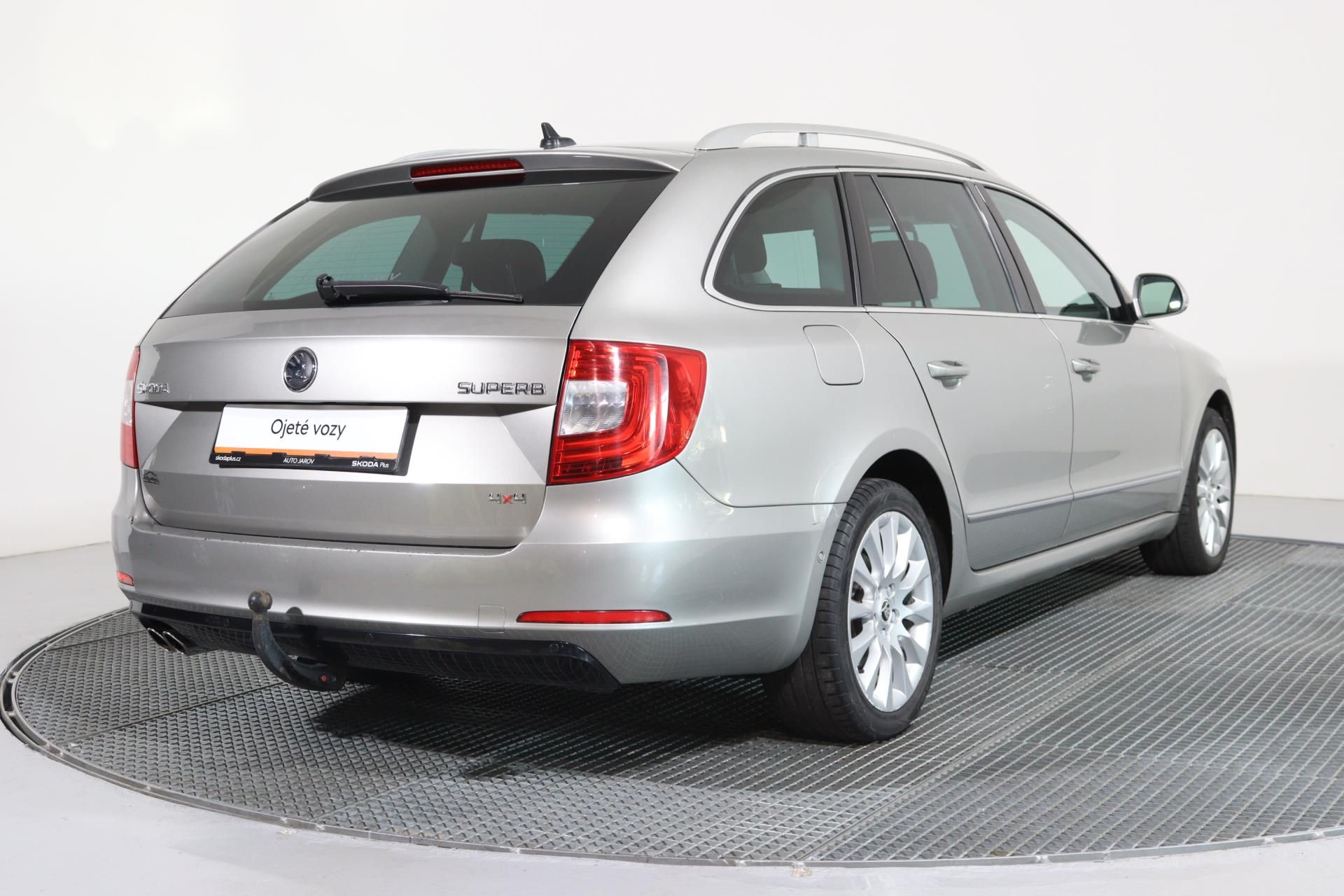 Škoda Superb, COMBI ELEGANCE 2,0TDI 4x4/TAŽN - fotka 2