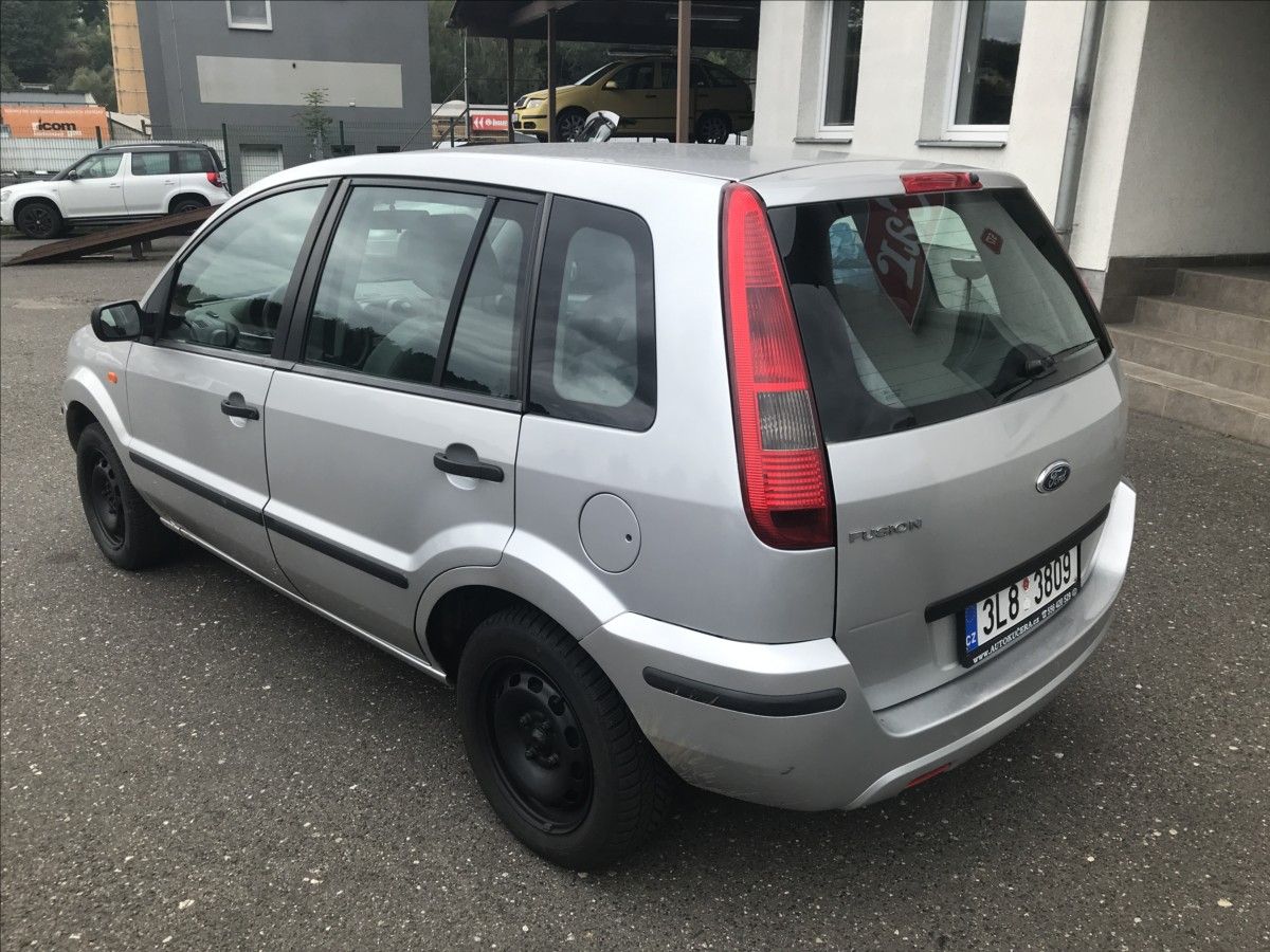 Ford Fusion, 1,6 i 74kW - fotka 6