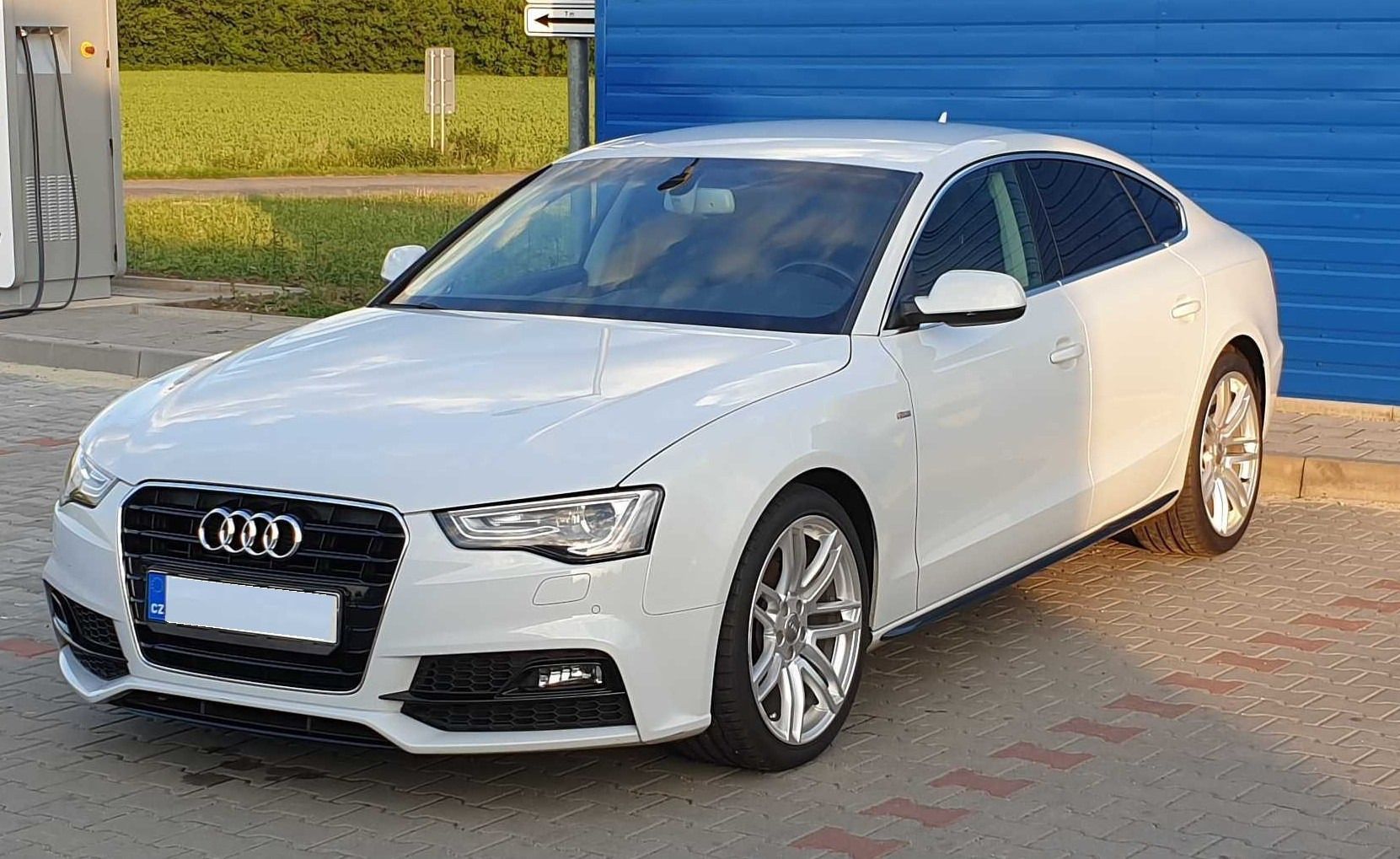 Audi A5, 2.0 TDI, S-line, Nez. topení - fotka 6