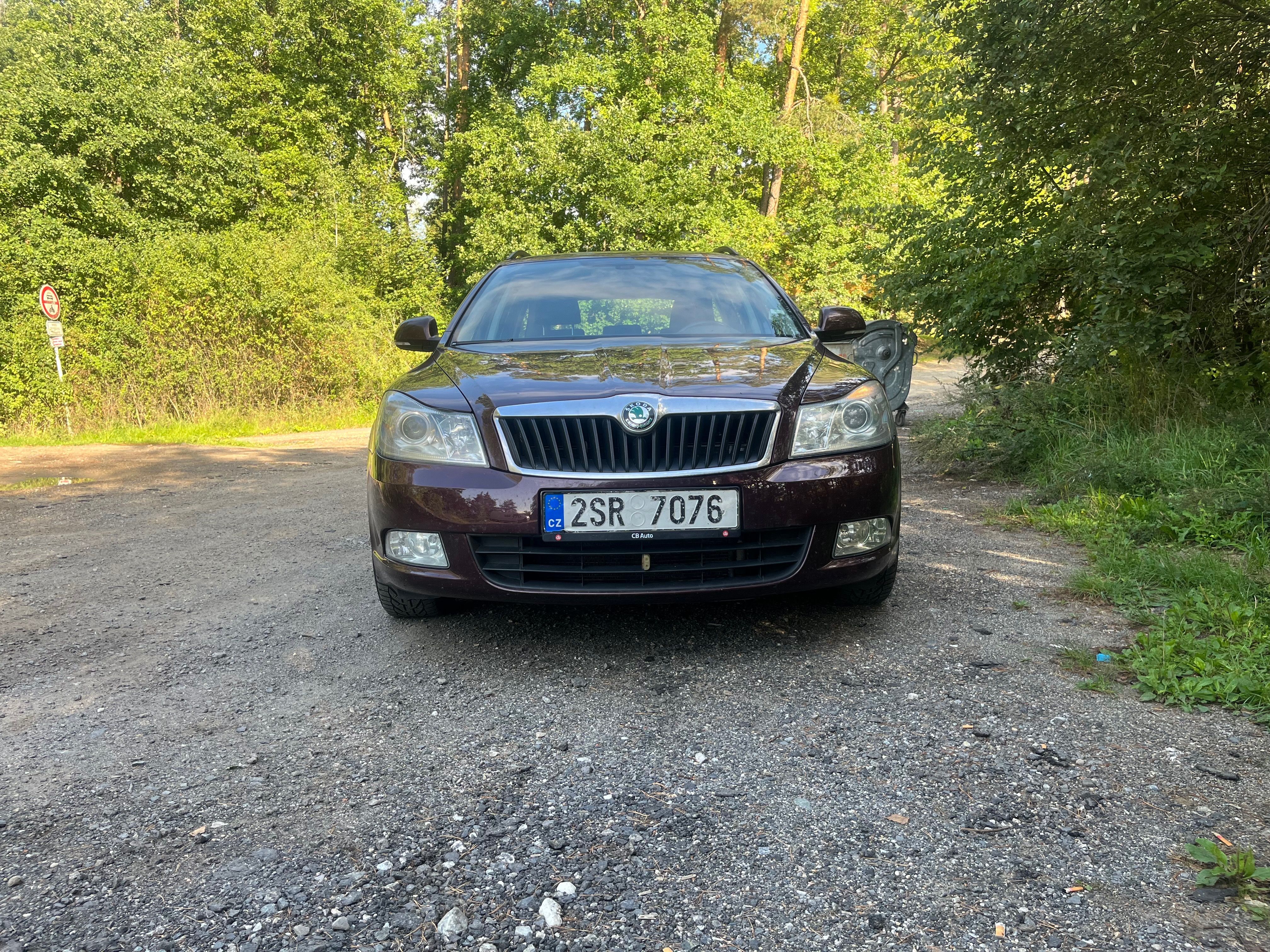 Škoda Octavia, 1.6 TDI - Elegance, STK 09/27 - fotka 2