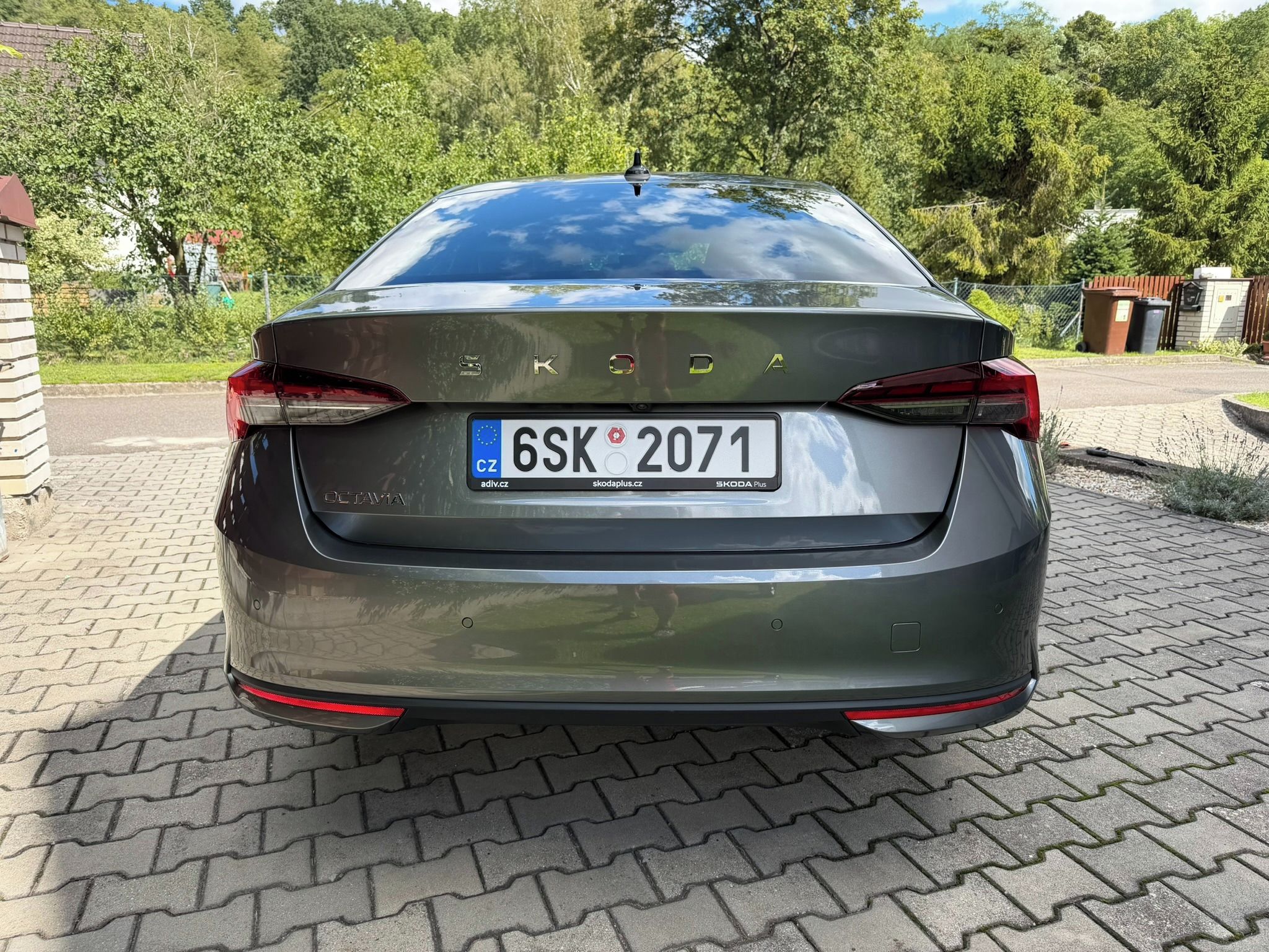 Škoda Octavia, 1.5 e-TSI 110kW Top Selection - fotka 5