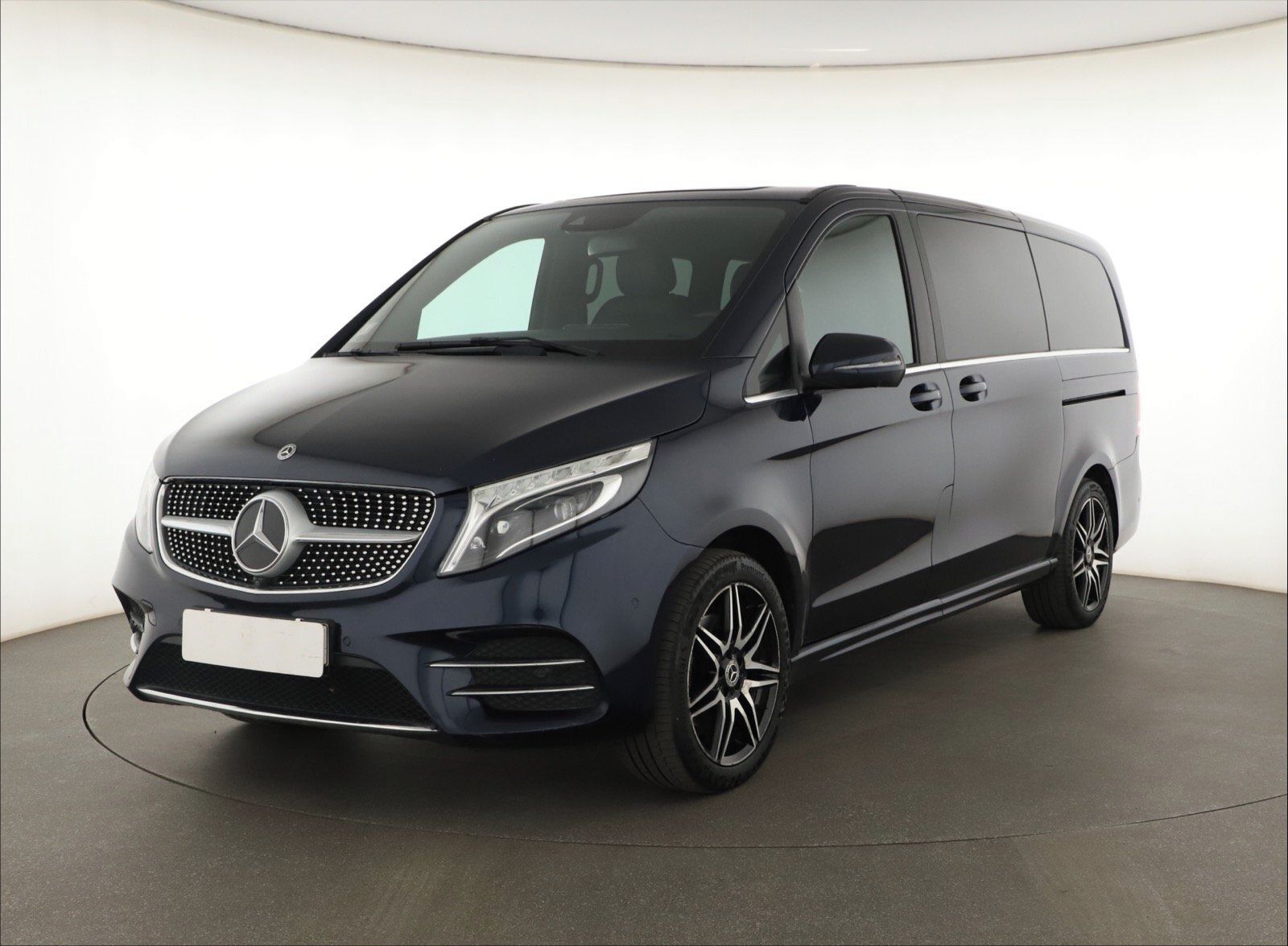 Mercedes-Benz Třídy V, 300 d 4MATIC, 7 míst, L - fotka 2