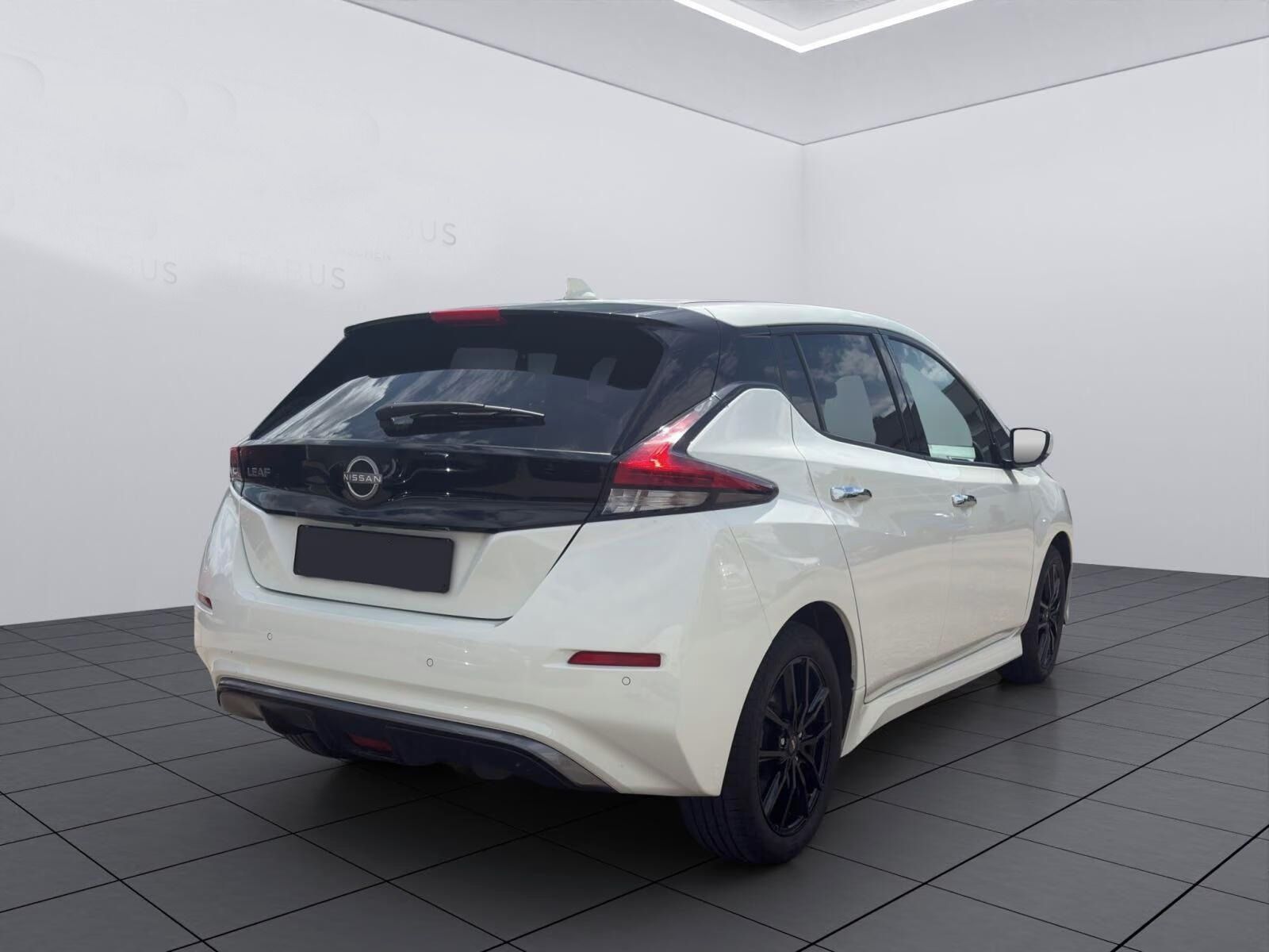 Nissan LEAF, N-Connecta 110KW*360° kamera* - fotka 4