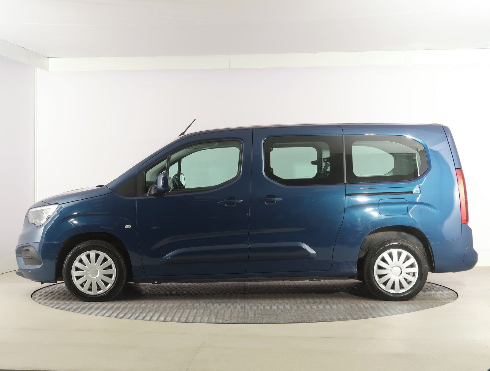 Opel Combo, Maxi 1.2 Turbo, Enjoy, 7Míst - fotka 3