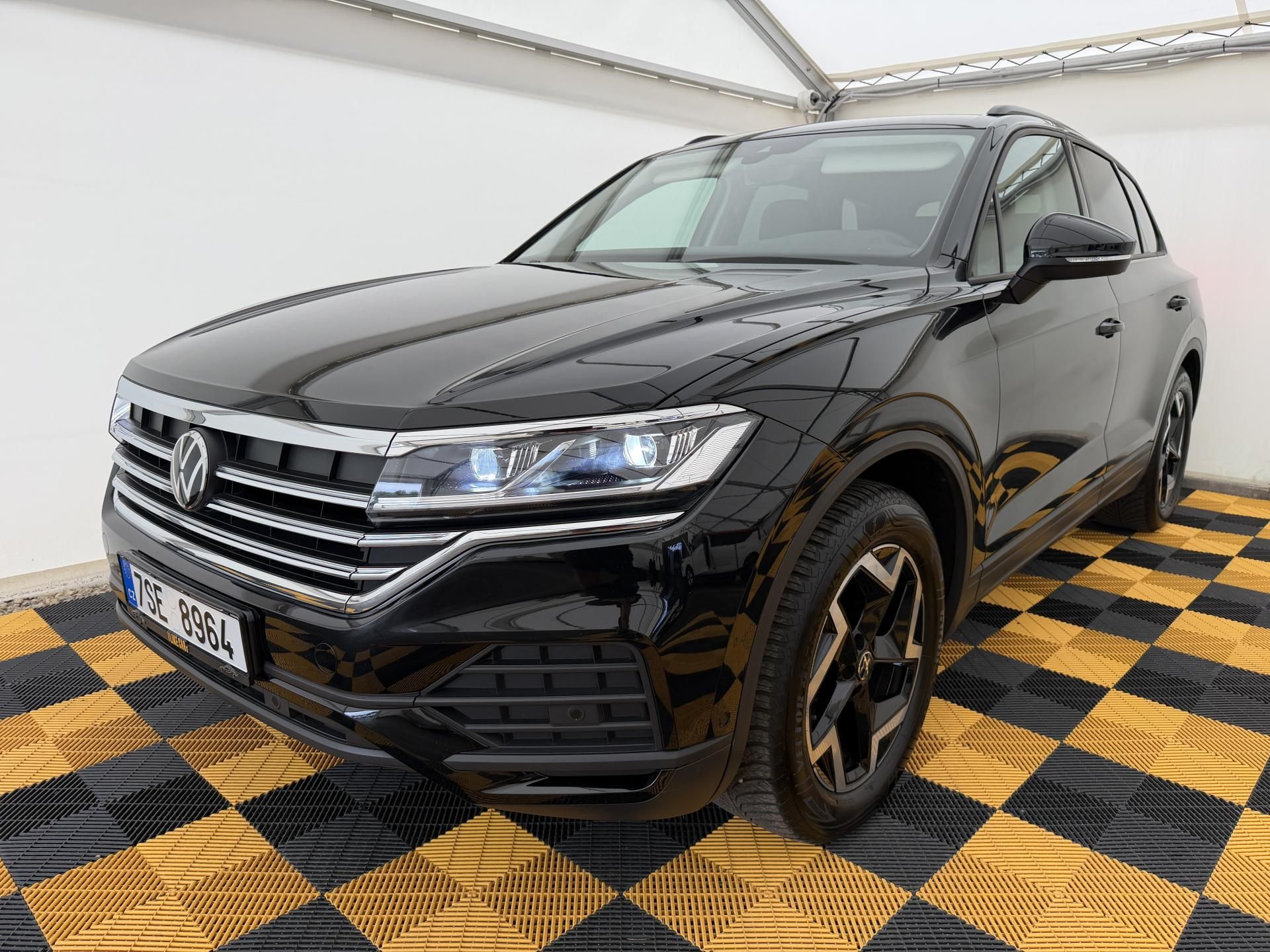 Volkswagen Touareg, 3.0Tdi*1-MAJ*DPH*KUŽE*LED*ACC* - fotka 2