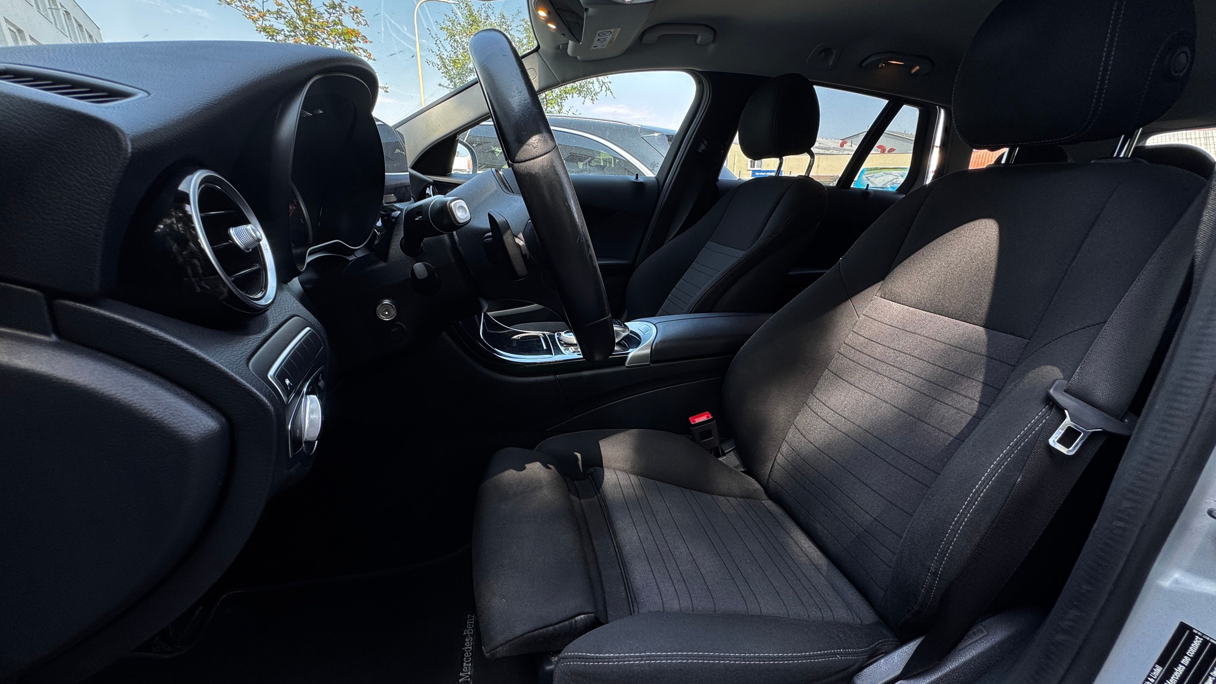 Mercedes-Benz Třídy C, C220d, 4MATIC, WEBASTO - fotka 5